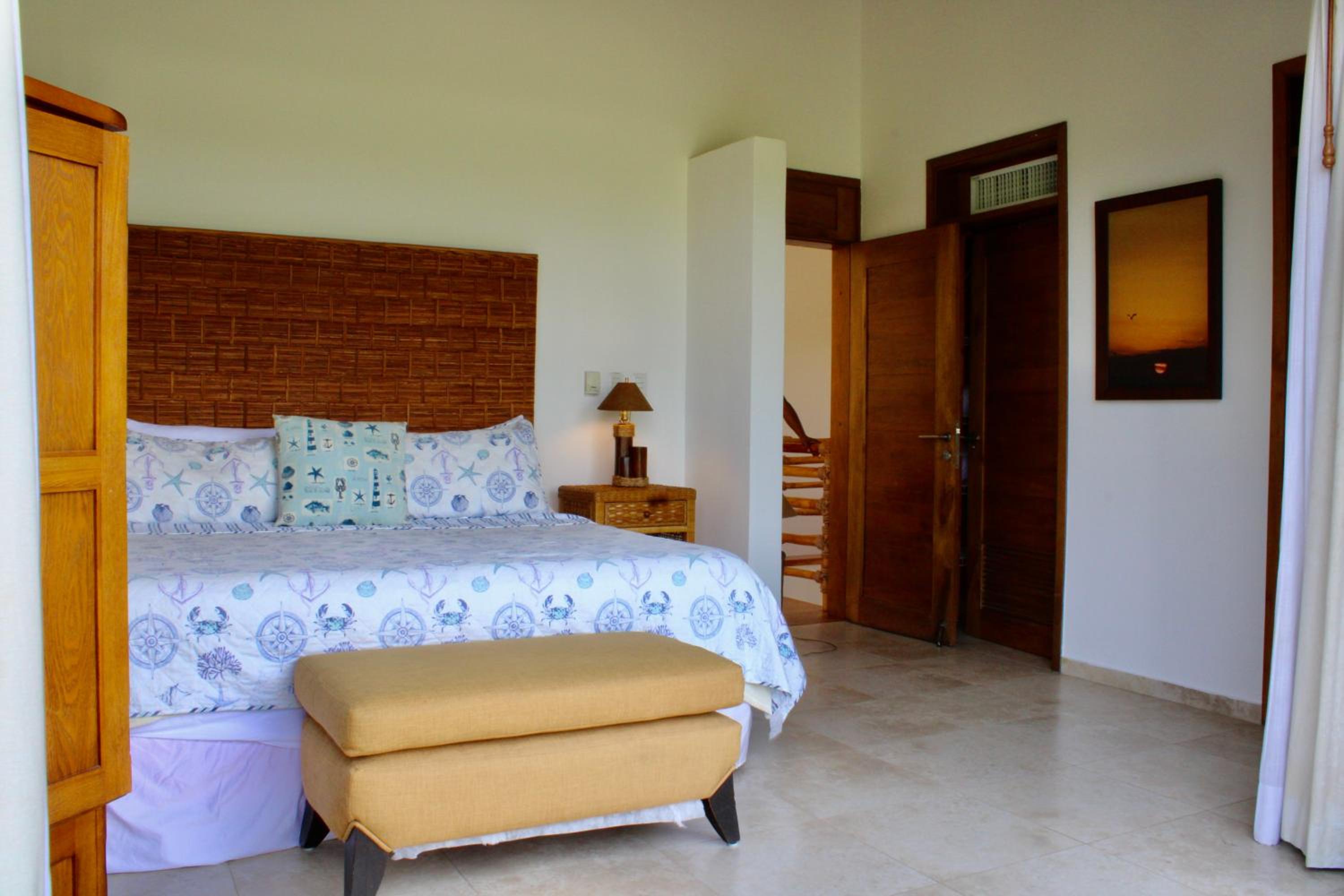 Villa photo 3