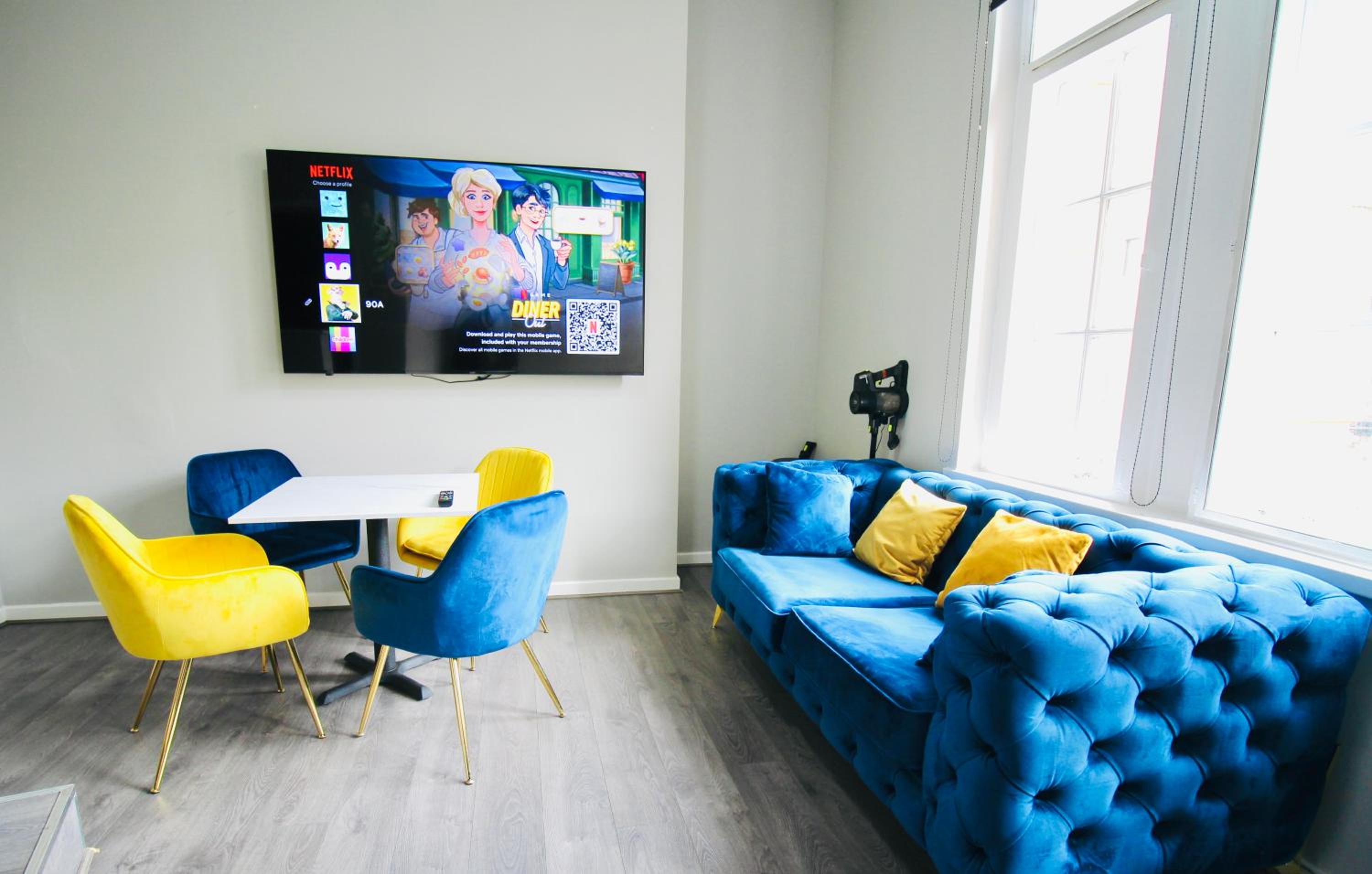 Three-Bedroom Deluxe Apartment photo 2