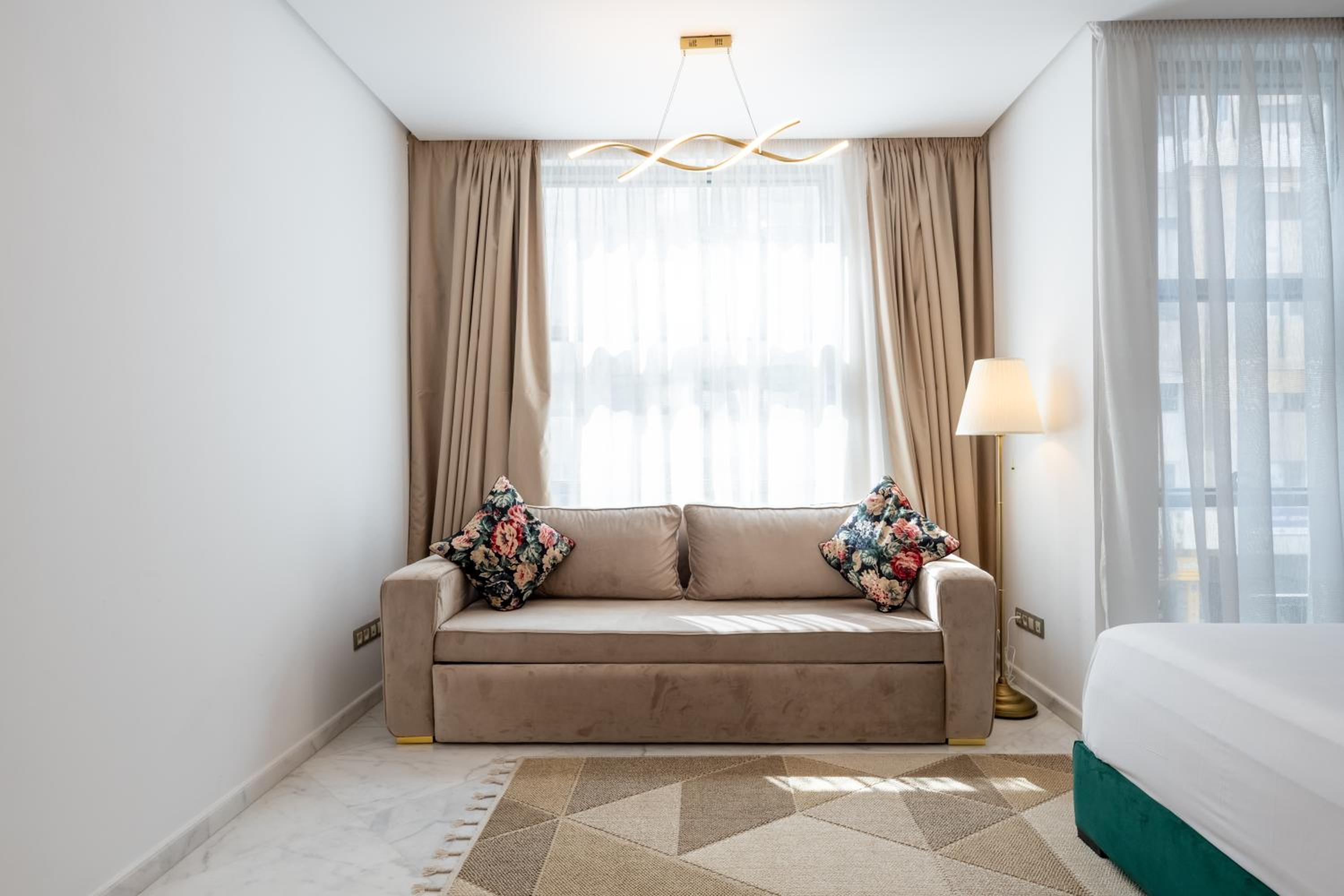 Superior Apartment With City View
