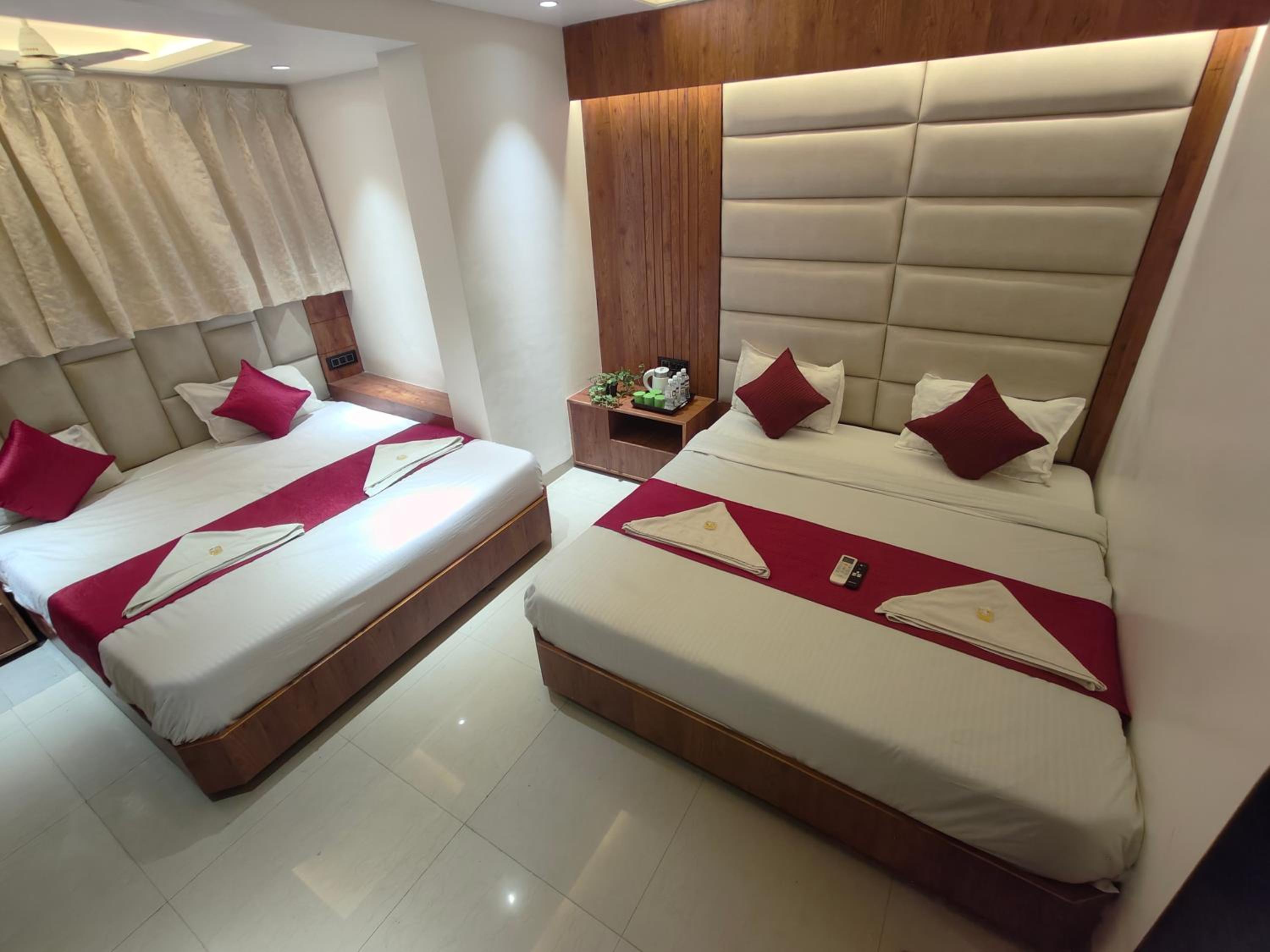  VIP 4 Bed AC Room - Photo 5
