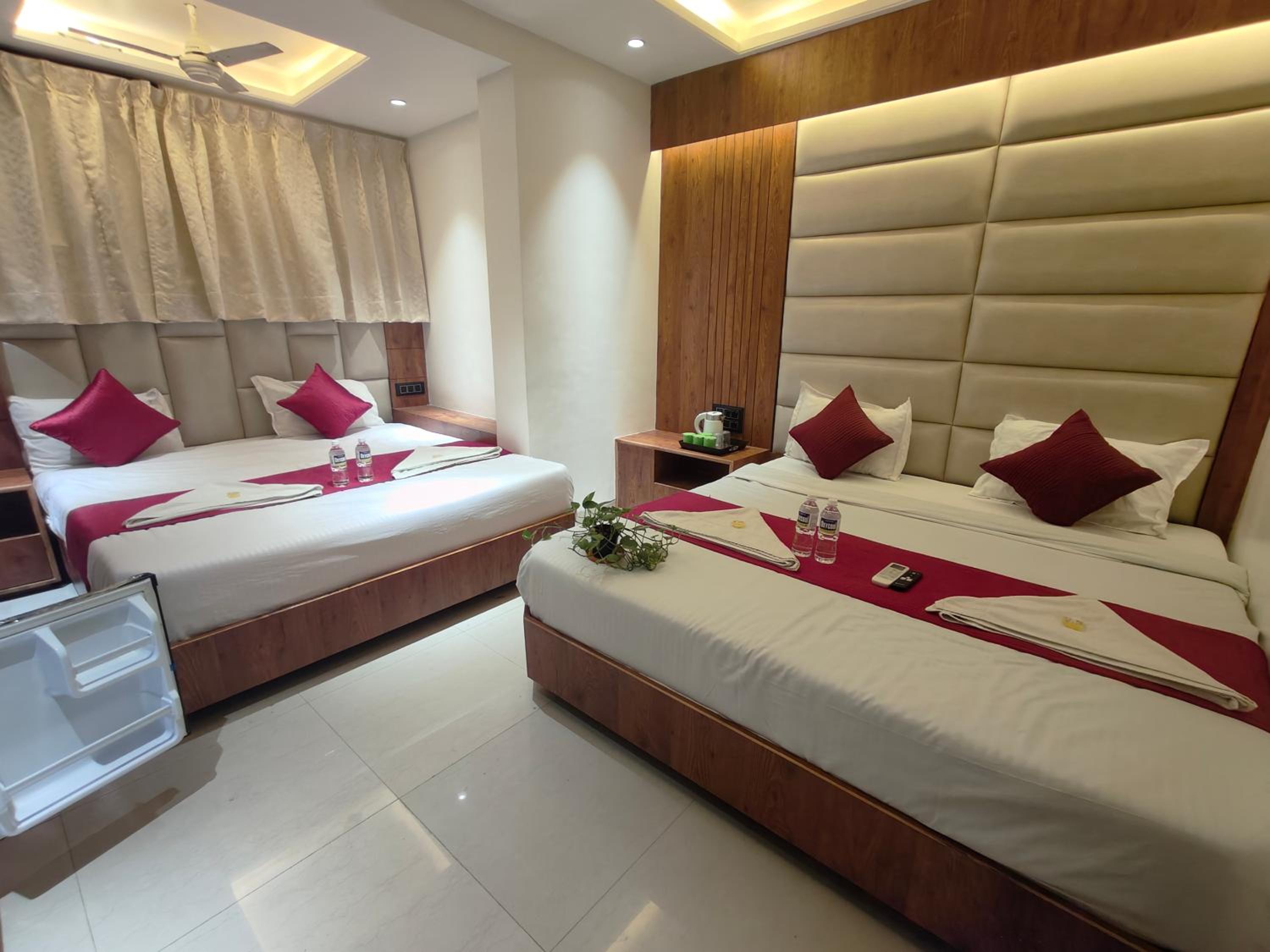 VIP 4 Bed AC Room - Photo 7