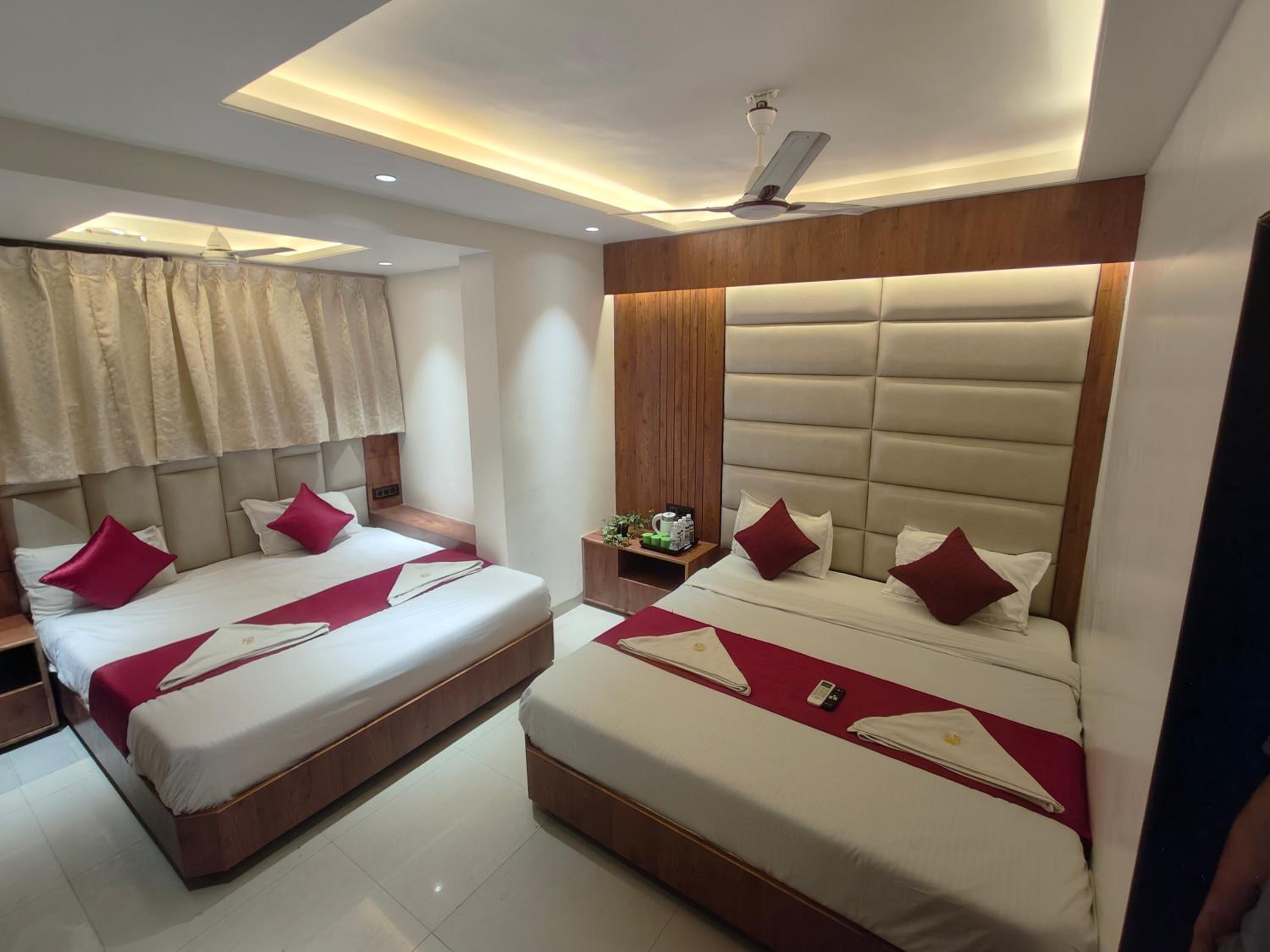 VIP 4 Bed AC Room - Photo 6