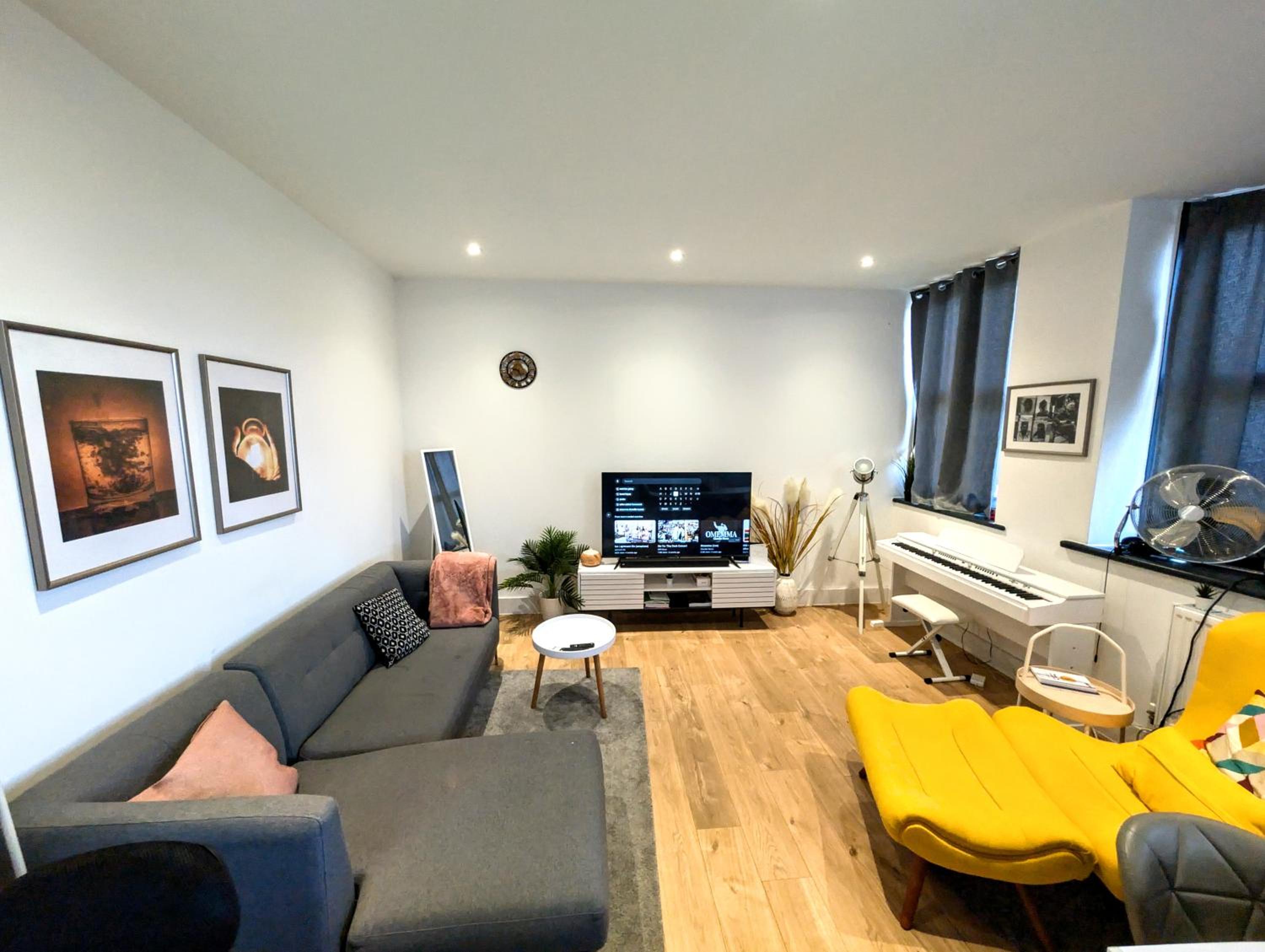 One-Bedroom Apartment photo 3