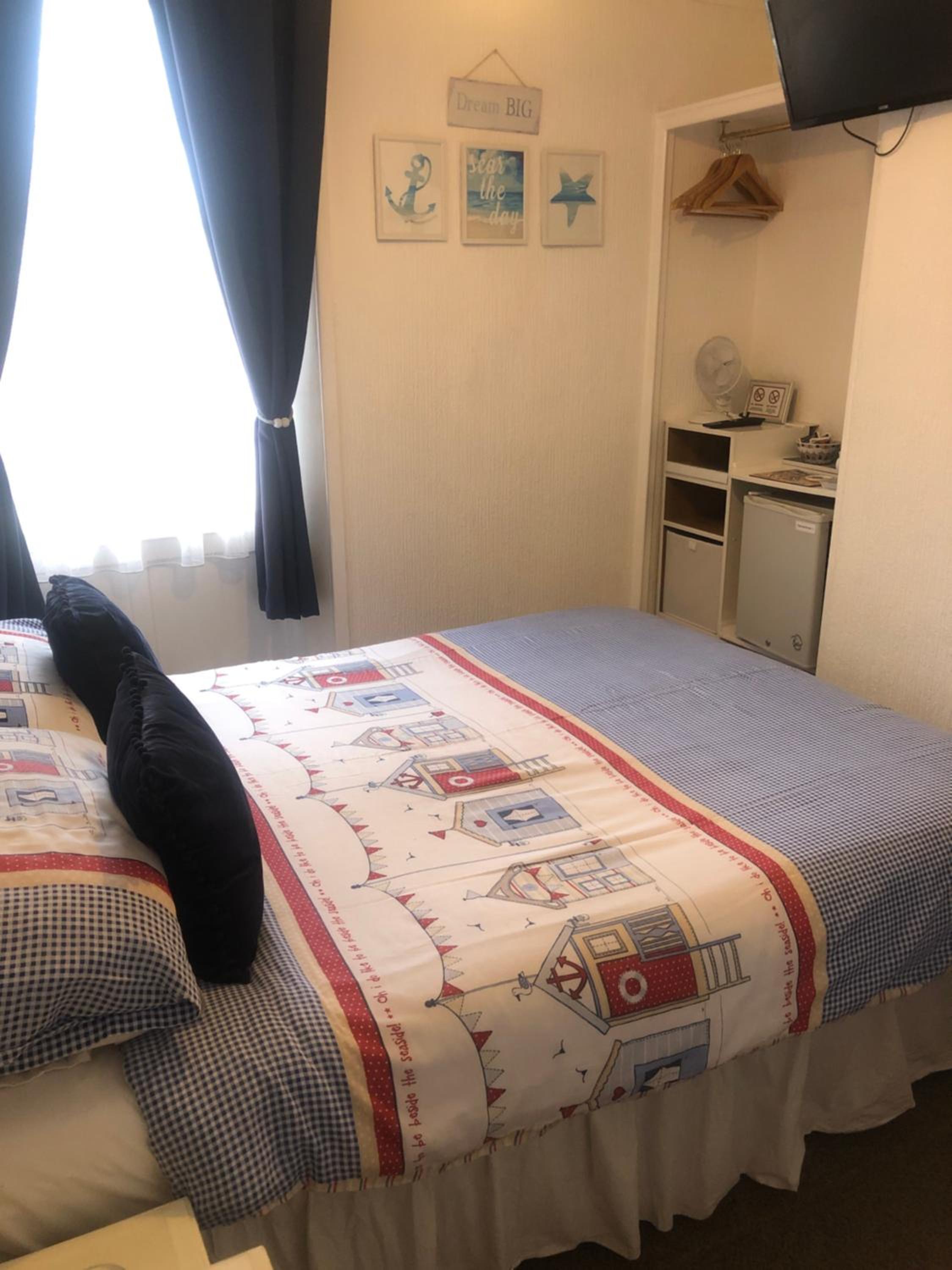 Large Single Room photo 2