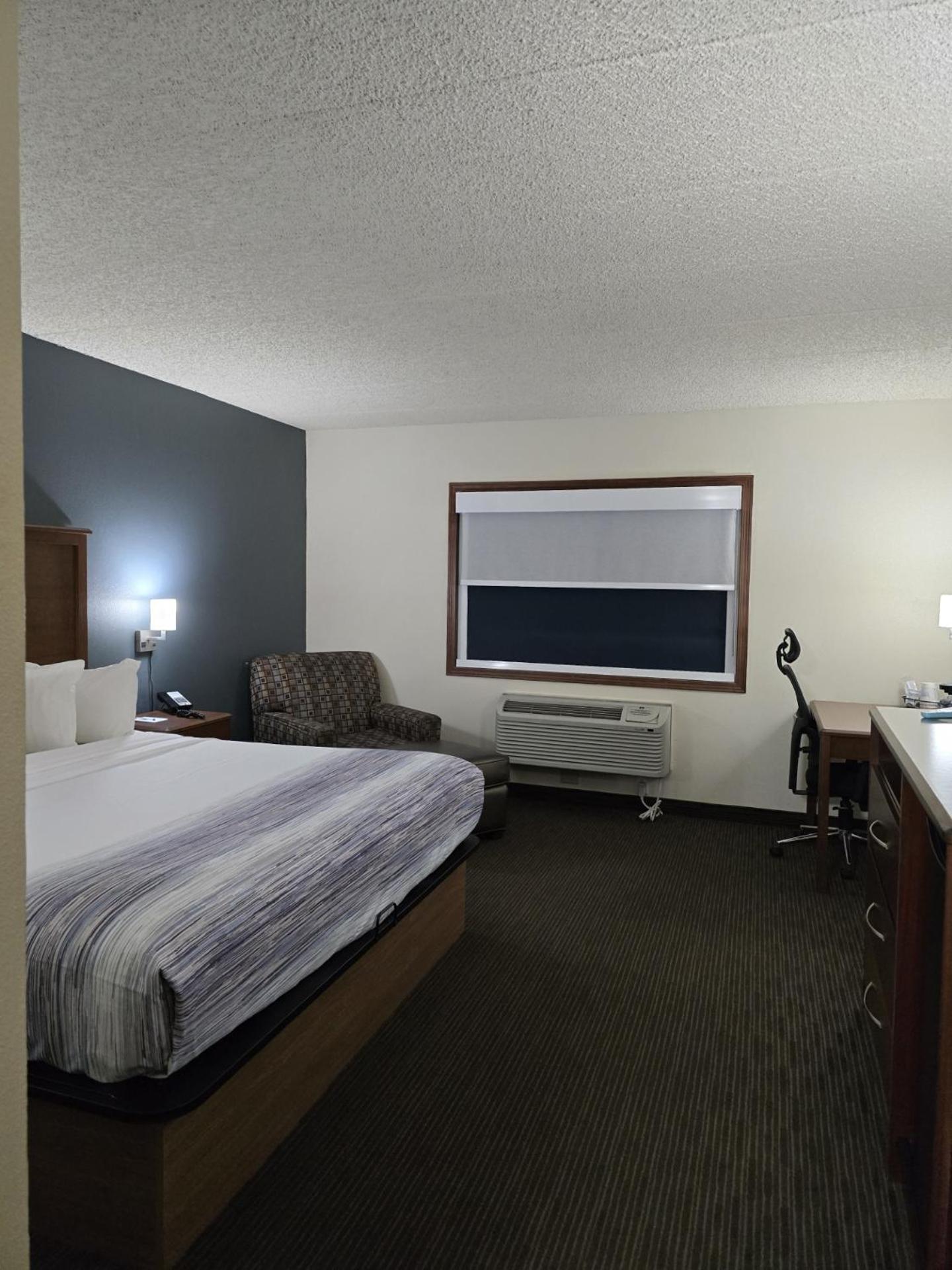Executive King Room - Non-Smoking - Photo 1