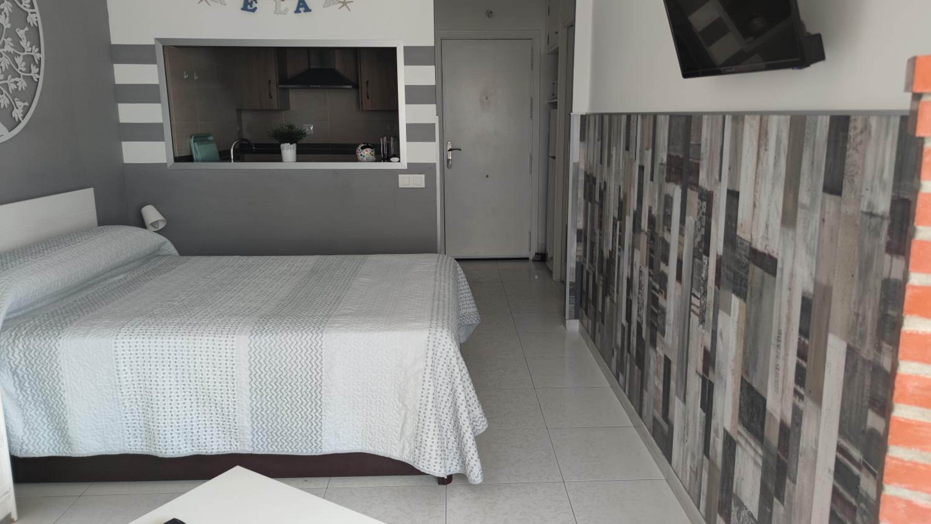 Studio with Sea View - Photo 3