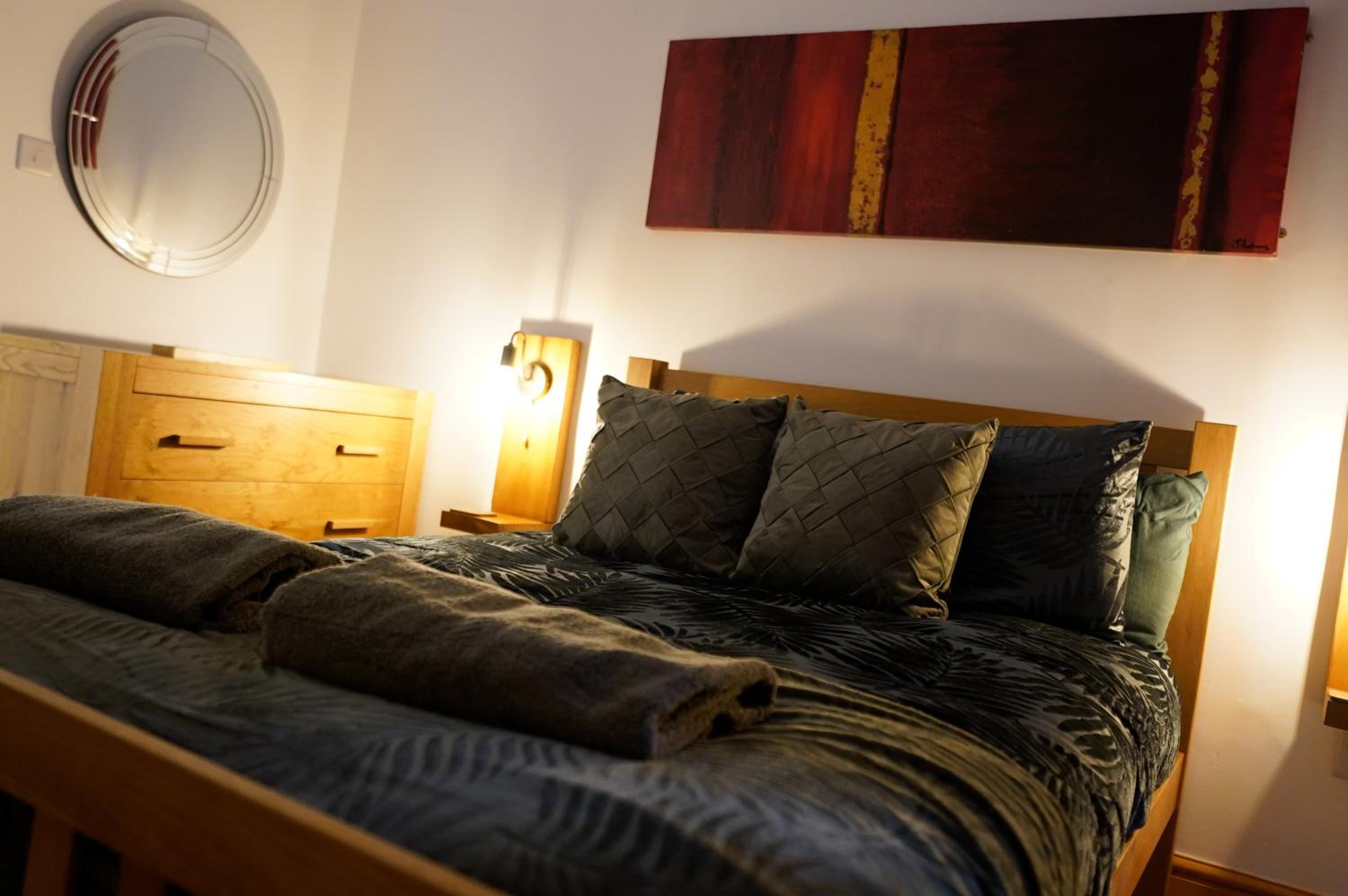One-Bedroom Apartment photo 3