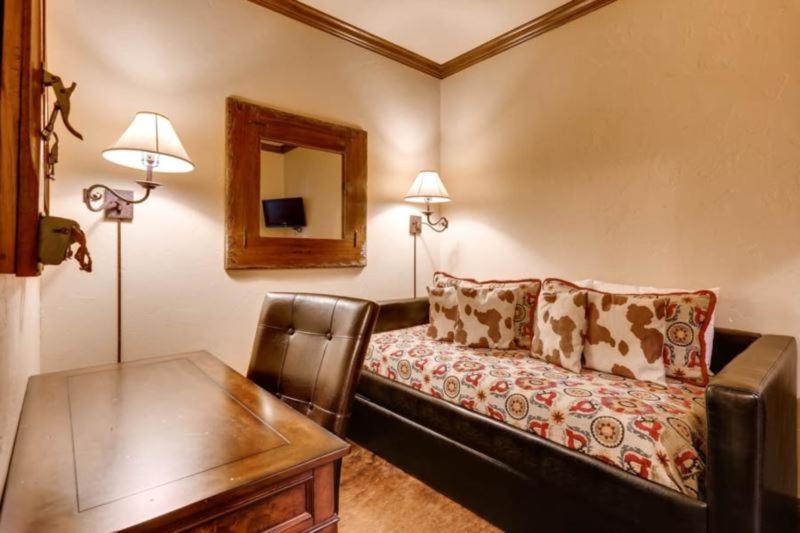 Apartment photo 1