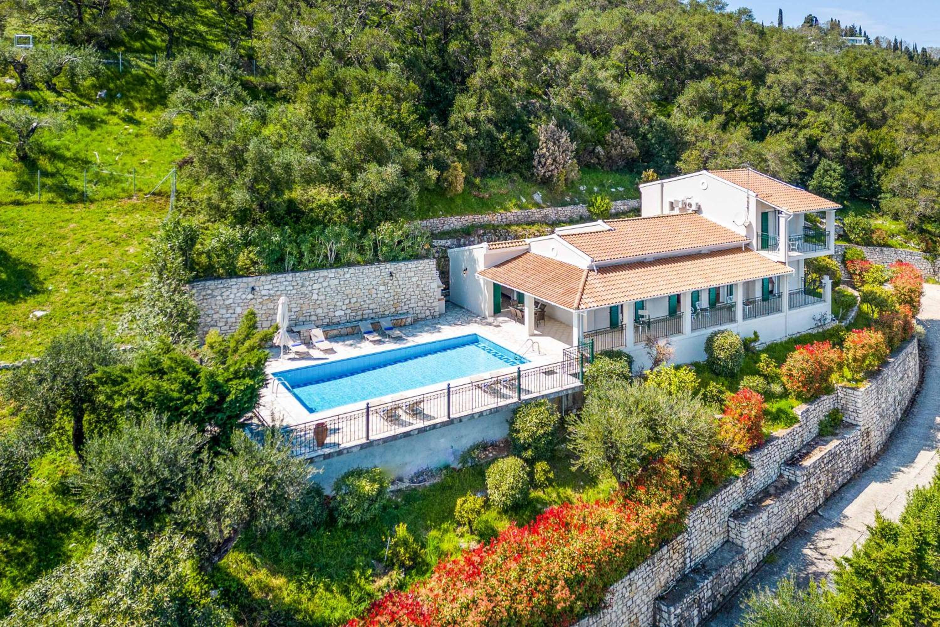 Villa photo 3