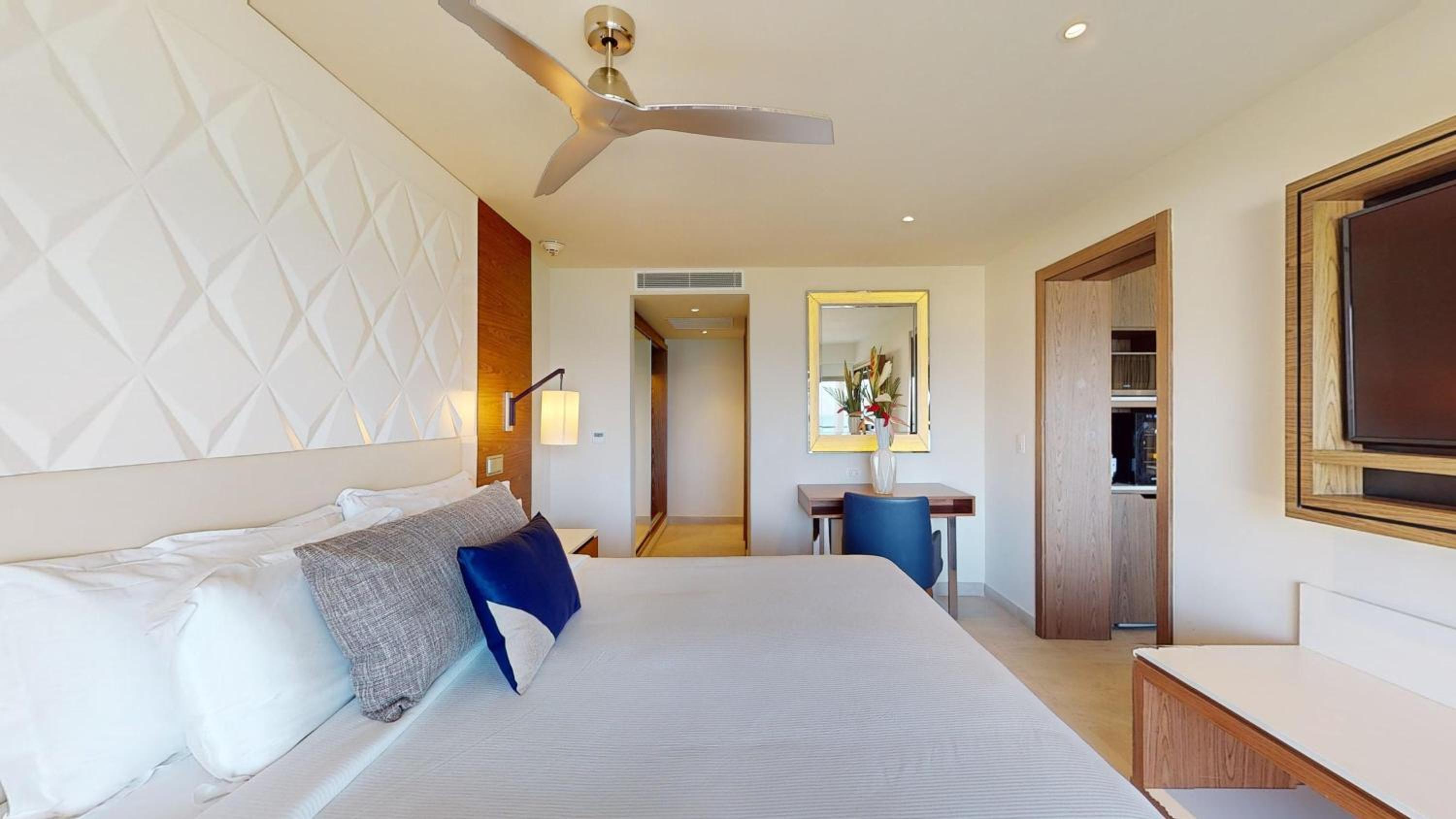 Luxury Presidential Ocean View Two bedroom suite Diamond Club