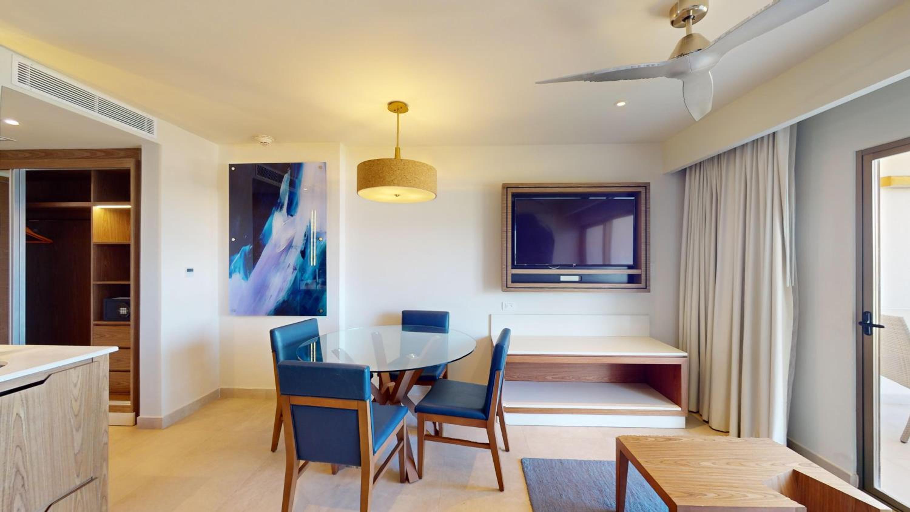 Luxury Presidential Ocean View One bedroom Suite Diamond Club, photo 6
