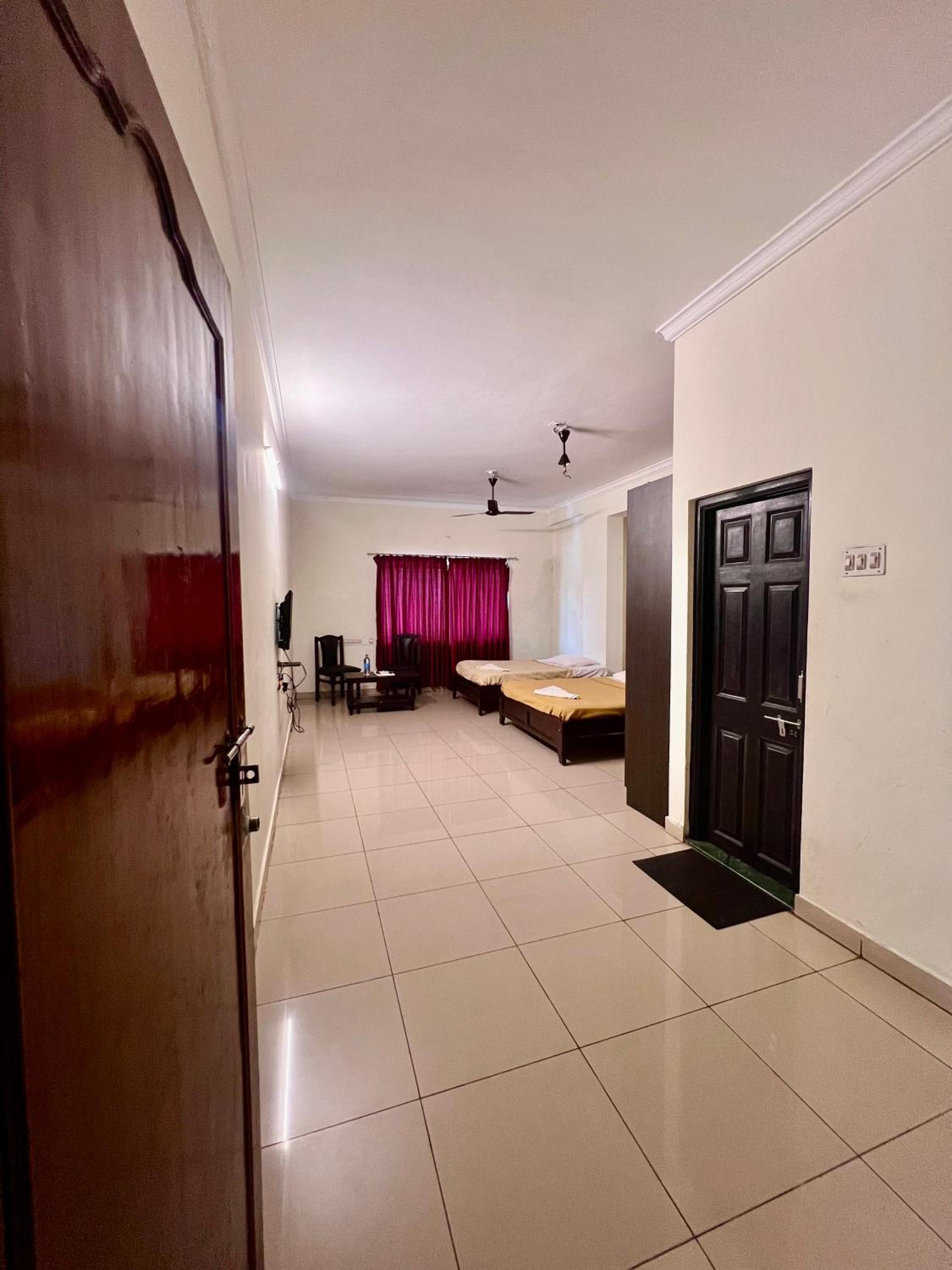 Family Room - Photo 4