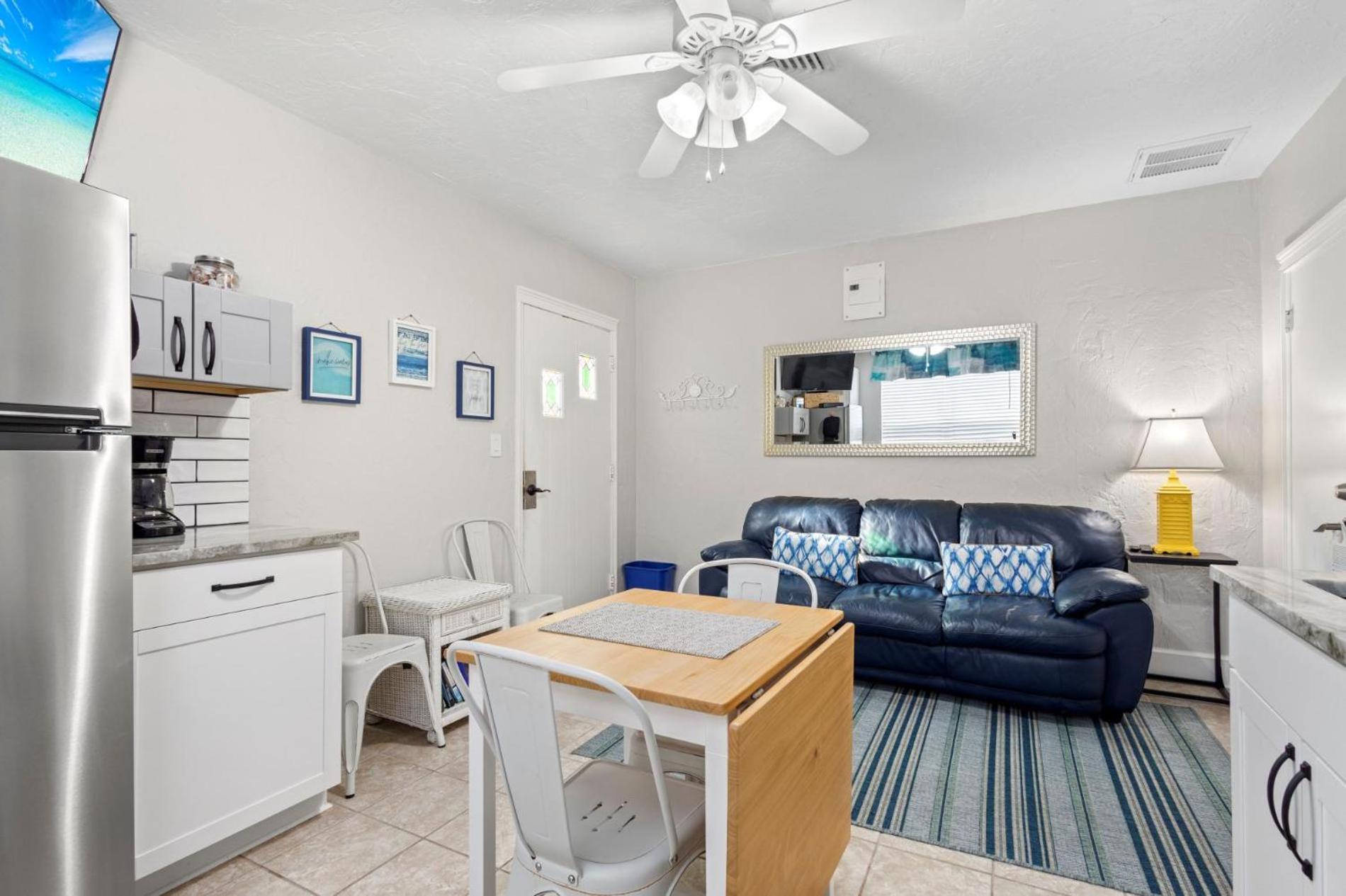 Apartment photo 2