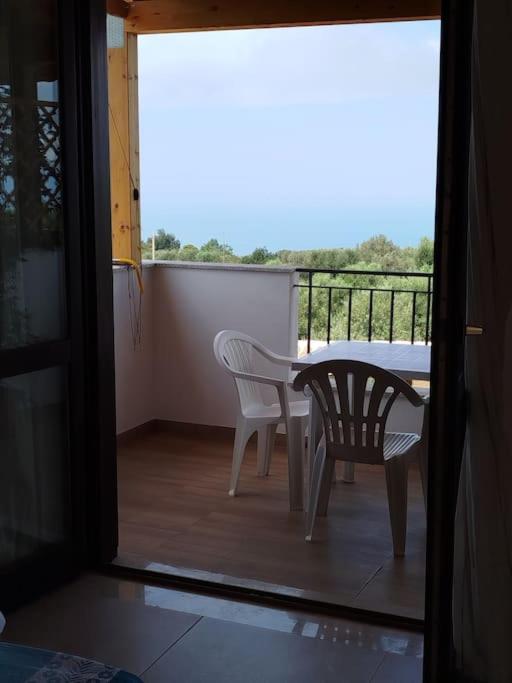 Double Room with Balcony and Sea View photo 3
