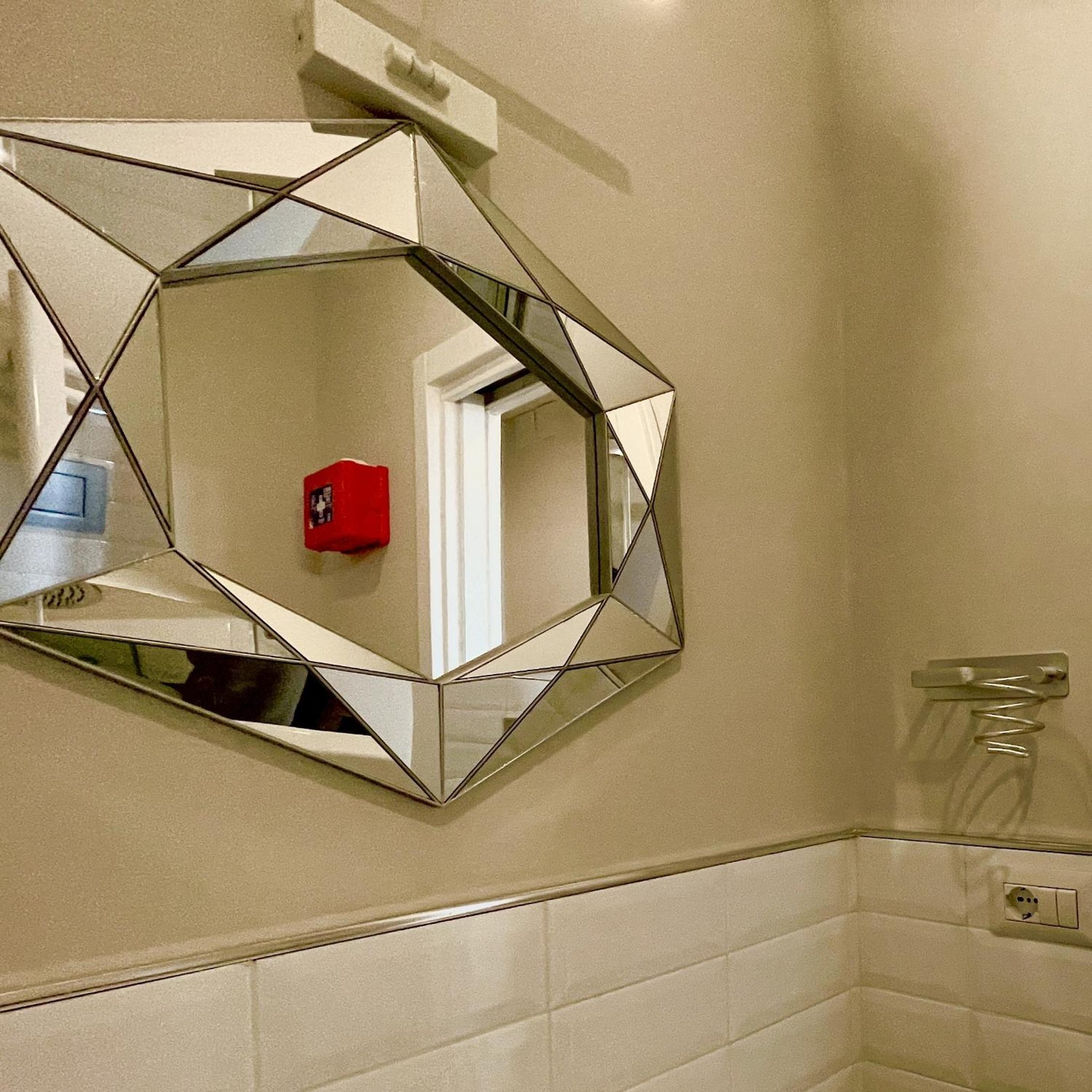 Large Double Room with Private External Bathroom photo 2