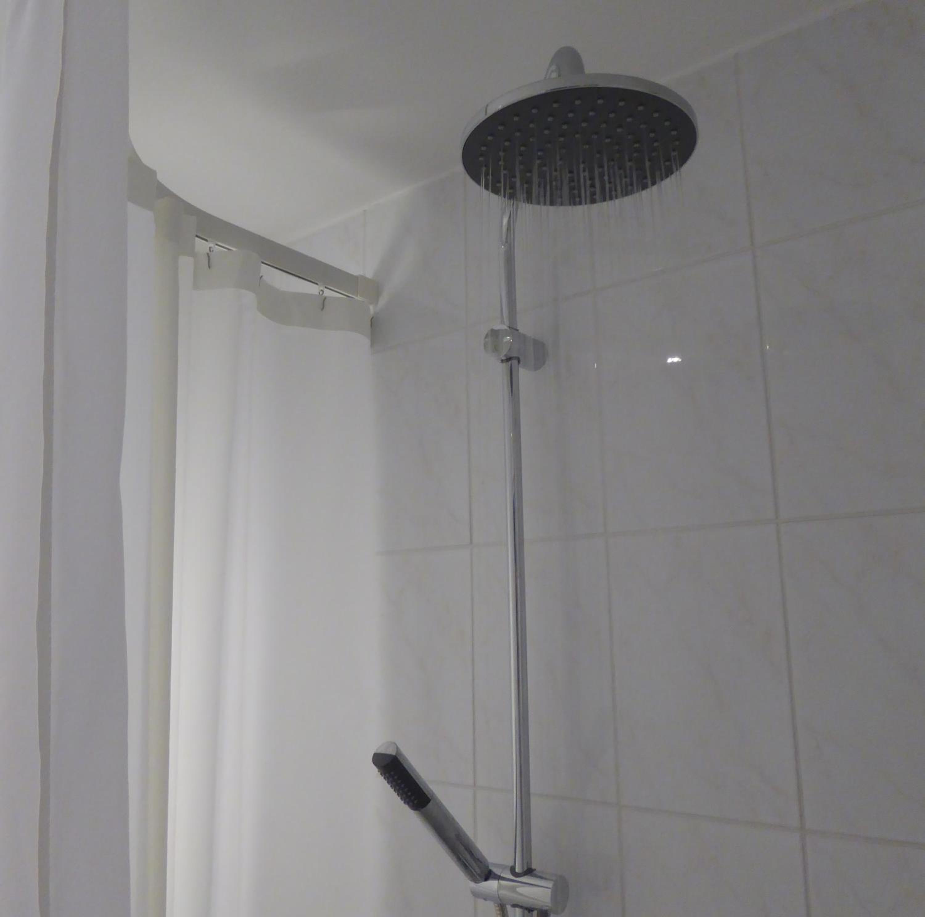 Double or Twin Room - Photo 8