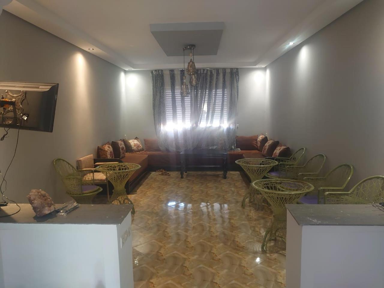 Family Room With Balcony photo 2