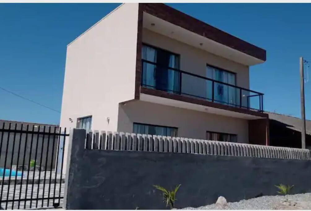Three-Bedroom House photo 2