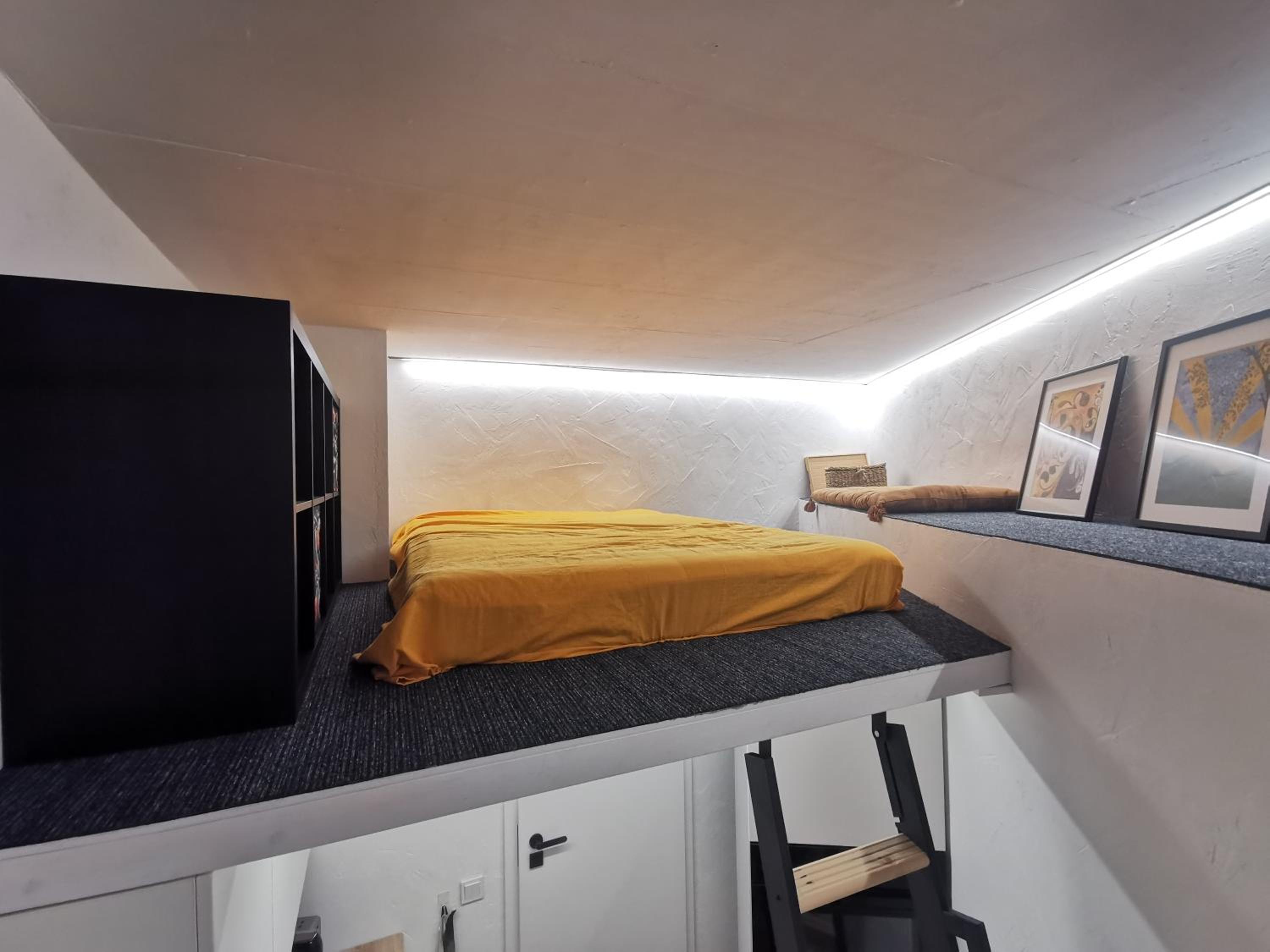 One-Bedroom Apartment photo 2