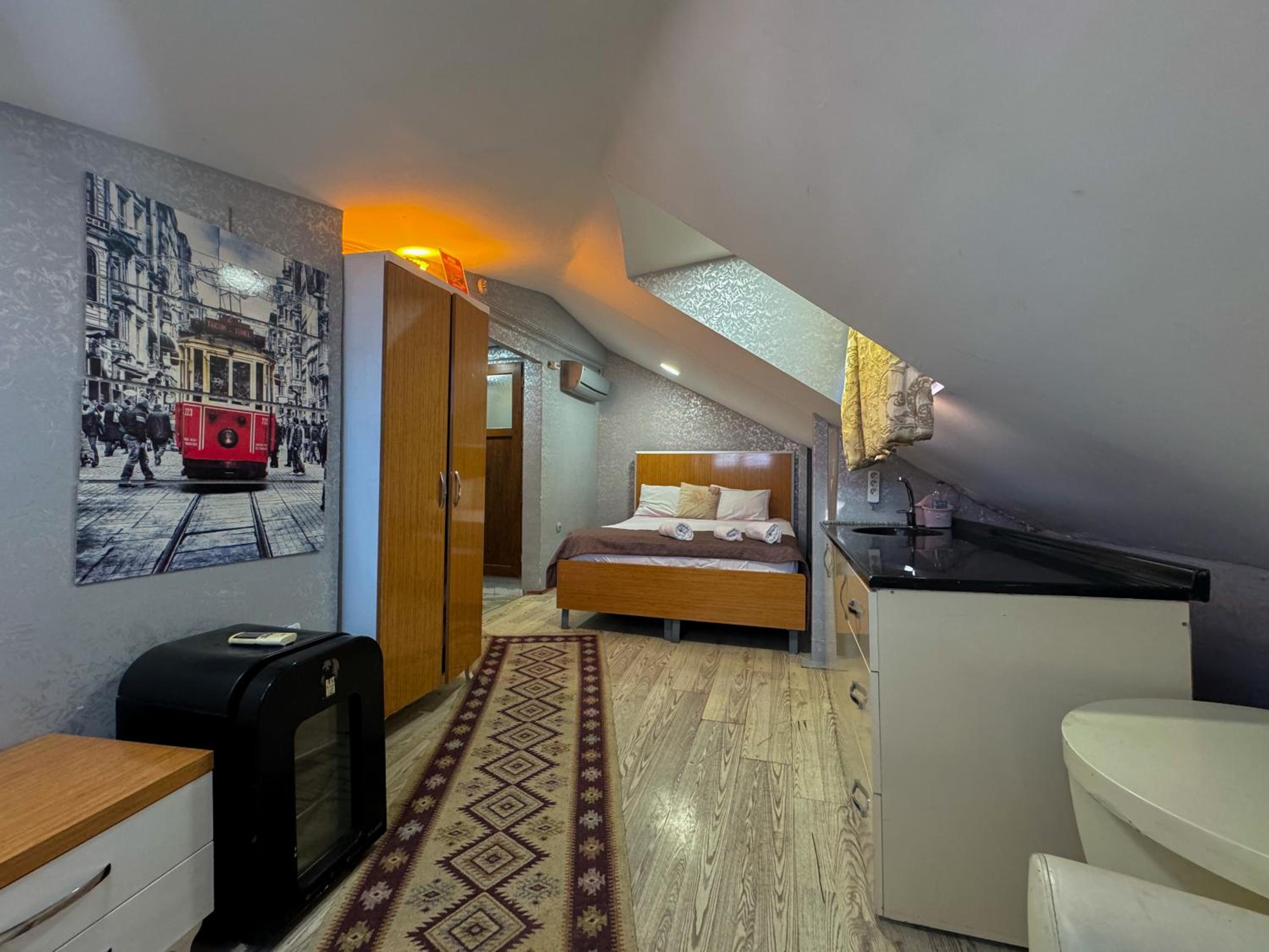 Double Room - Attic photo 1