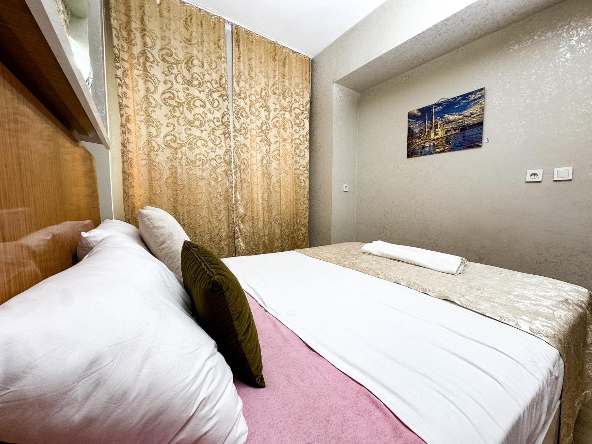 One-Bedroom Apartment with Balcony photo 3