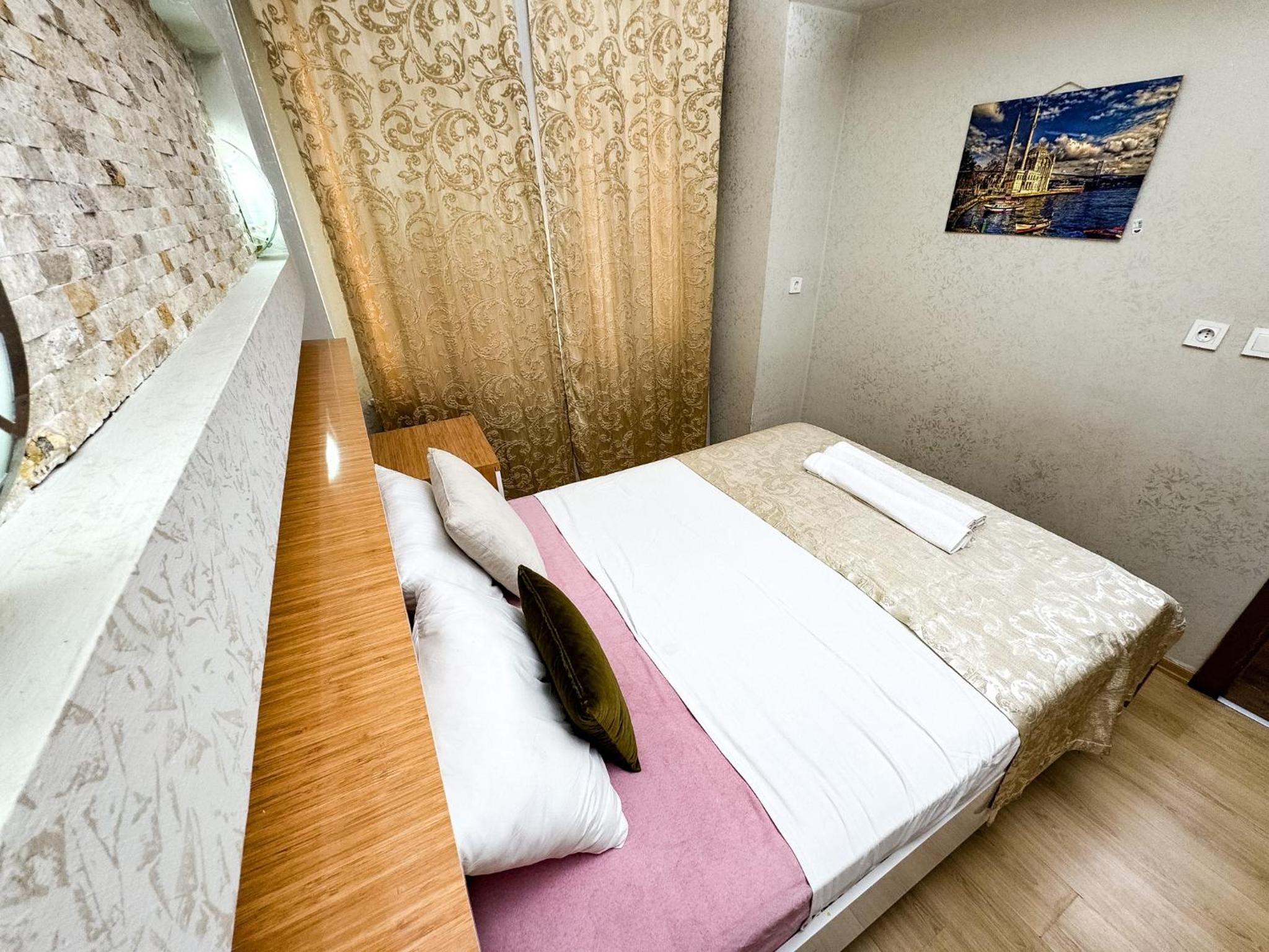 One-Bedroom Apartment with Balcony photo 1