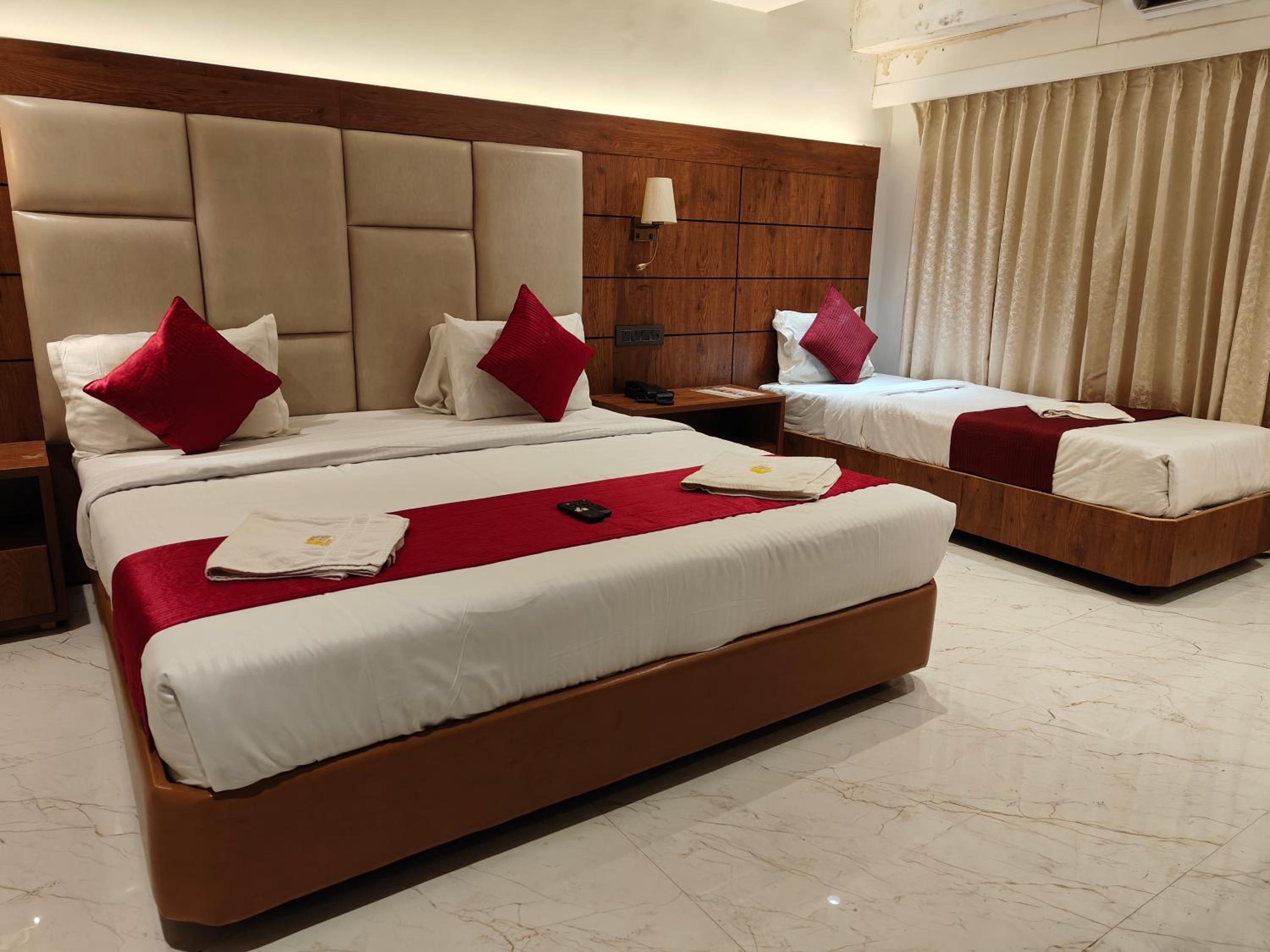  VIP 3 Bed AC Room - Photo 10