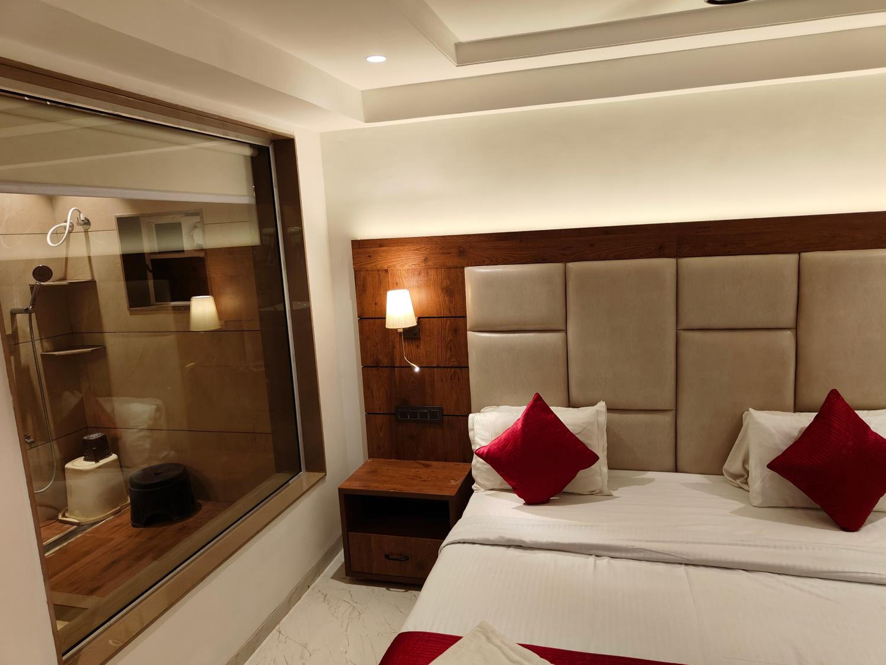  VIP 3 Bed AC Room - Photo 6