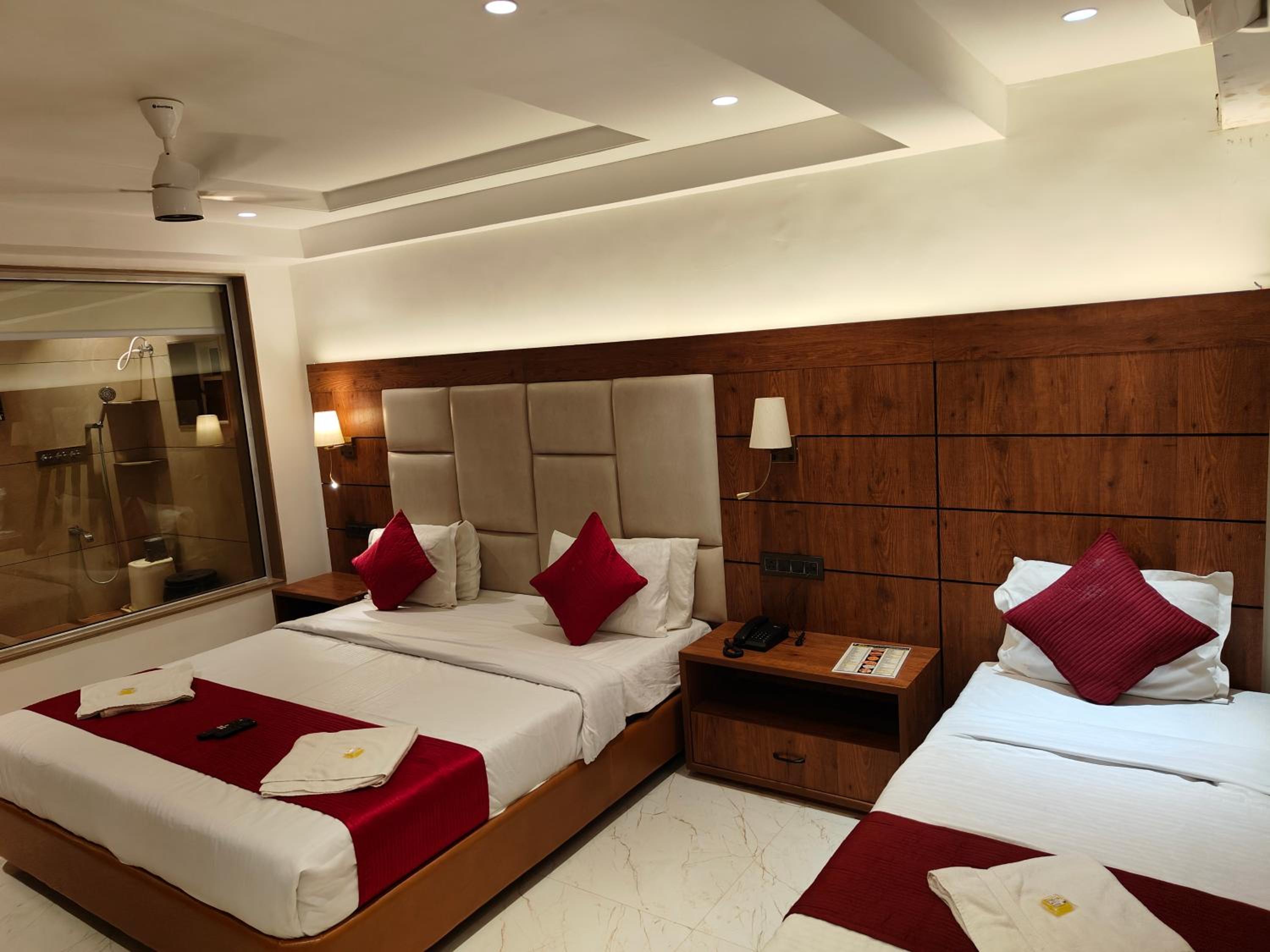  VIP 3 Bed AC Room - Photo 14