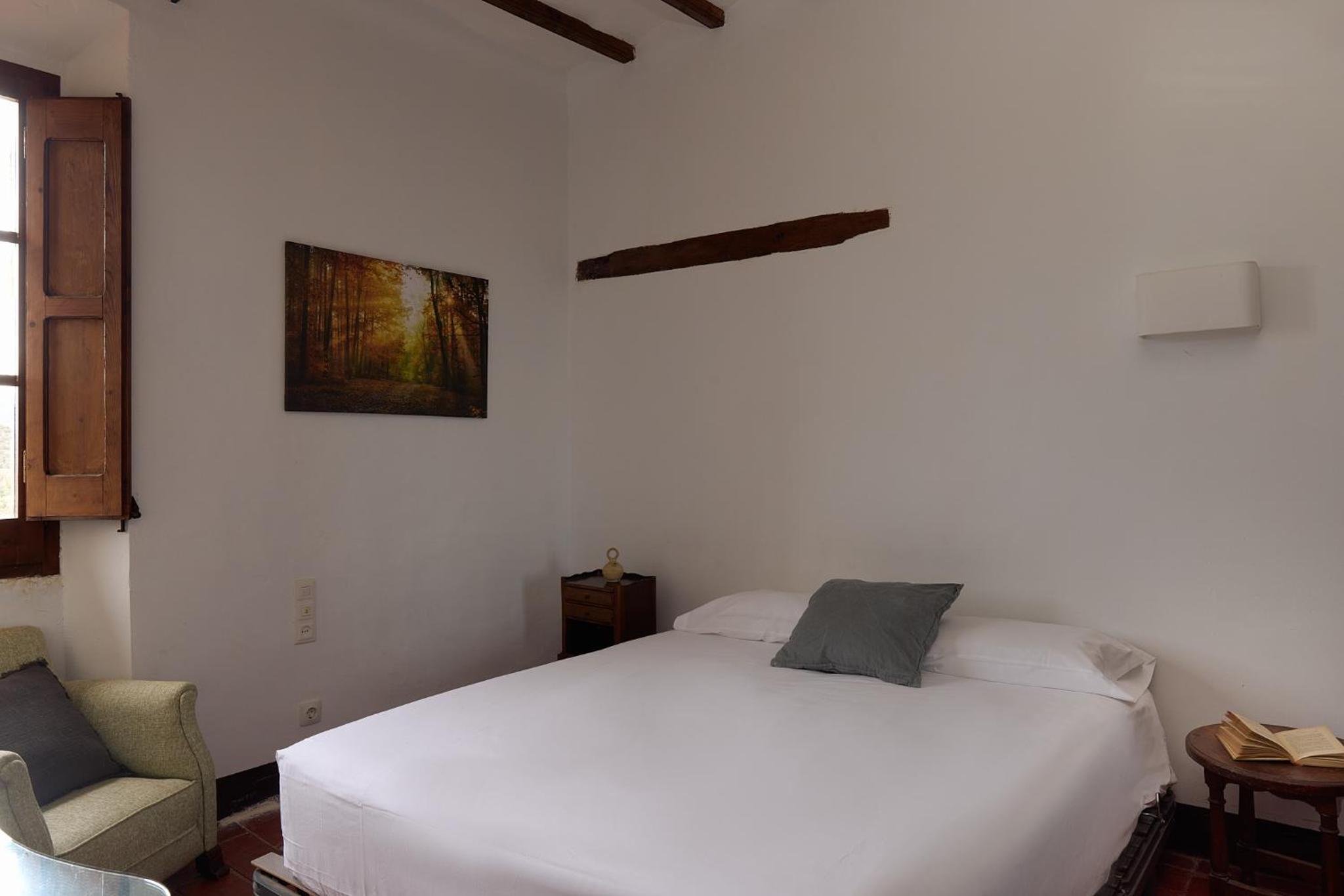Seven-Bedroom House photo 3
