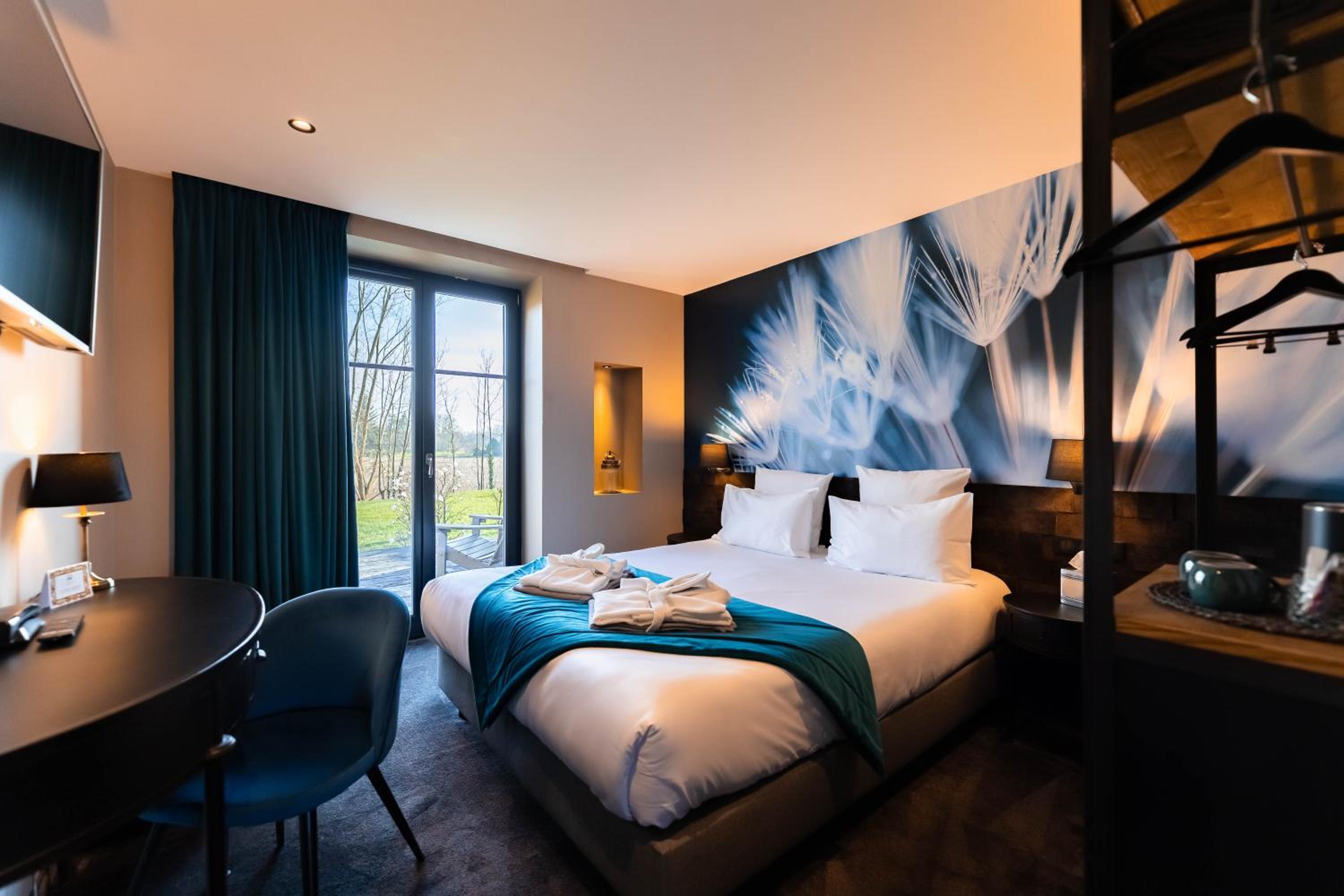 Chambre Supérieure Accès au Spa inclus - Les Grains de Blé avec terrasse ou Les Écluses à l'étage / plus grandes photo 3