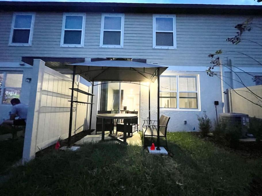 Three-Bedroom House photo 2