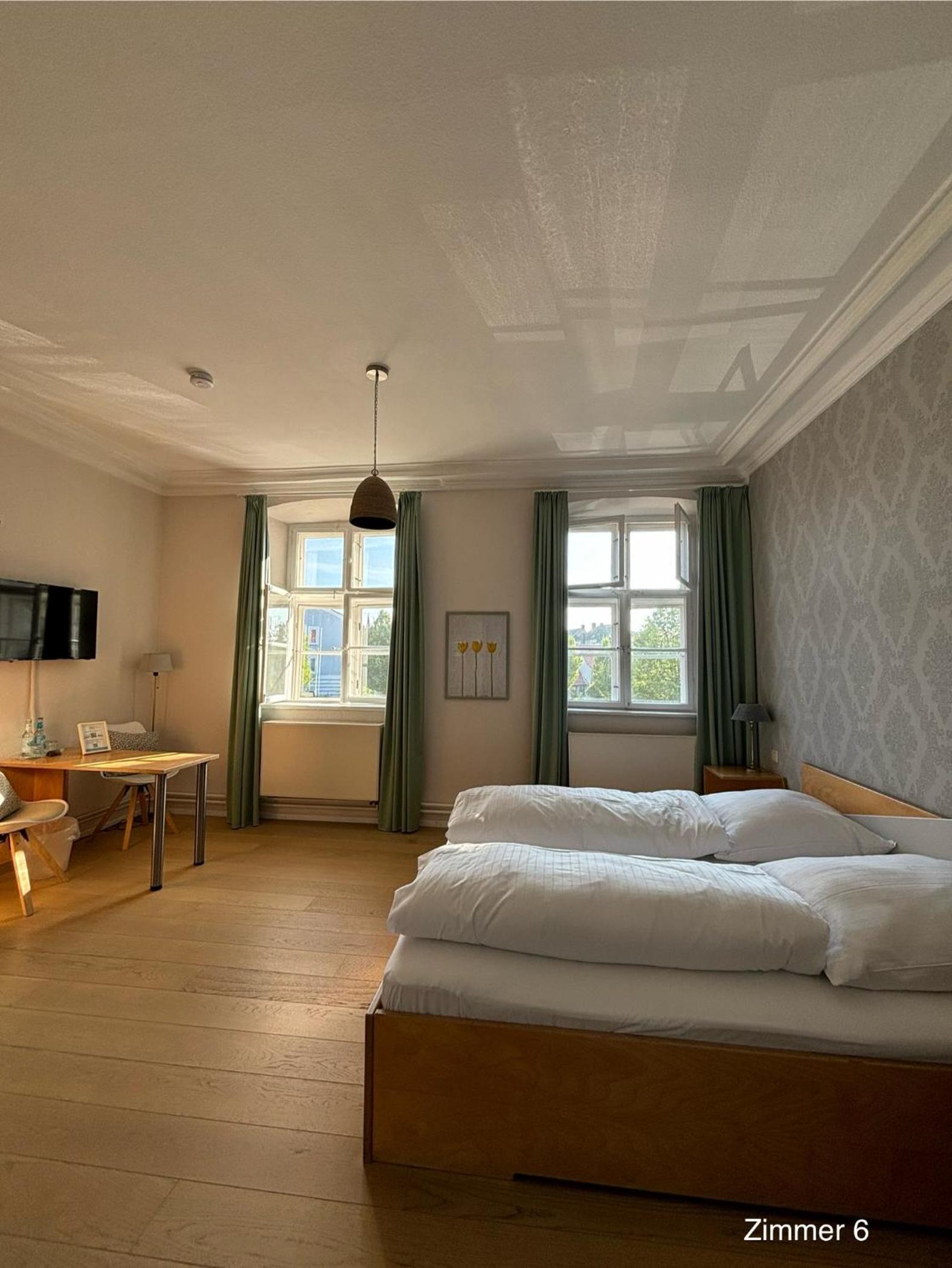 Double Room - Photo 4