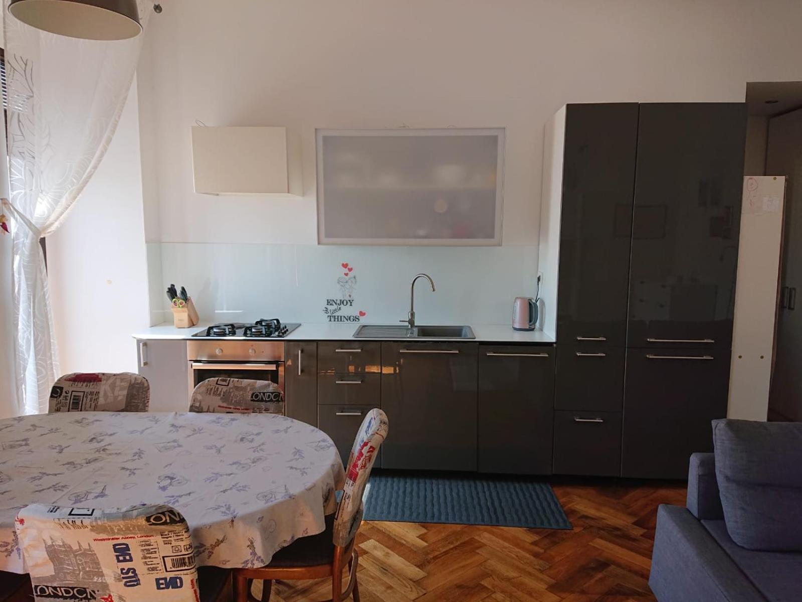 One-Bedroom Apartment photo 2