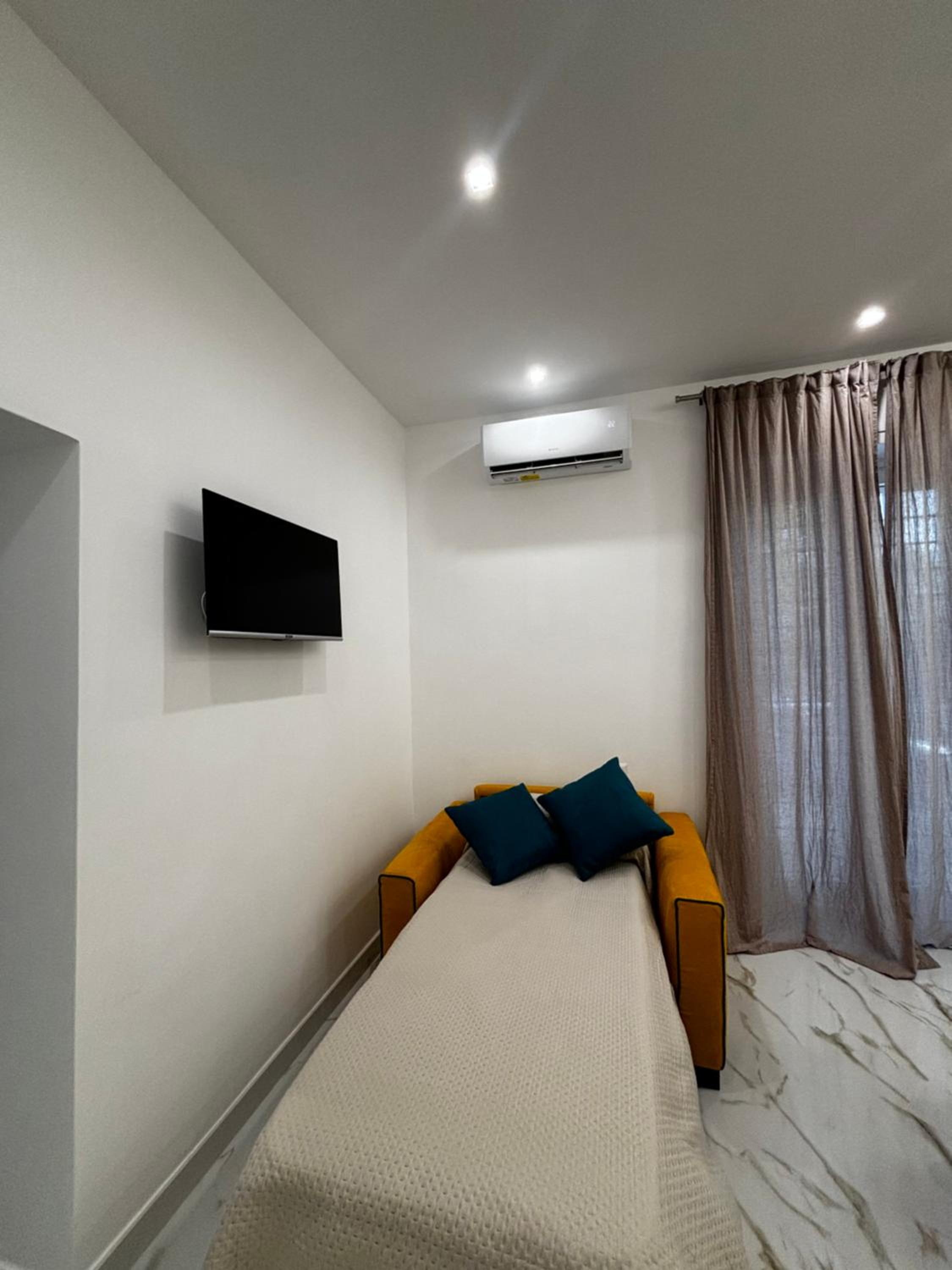 One-Bedroom Apartment with Balcony photo 3