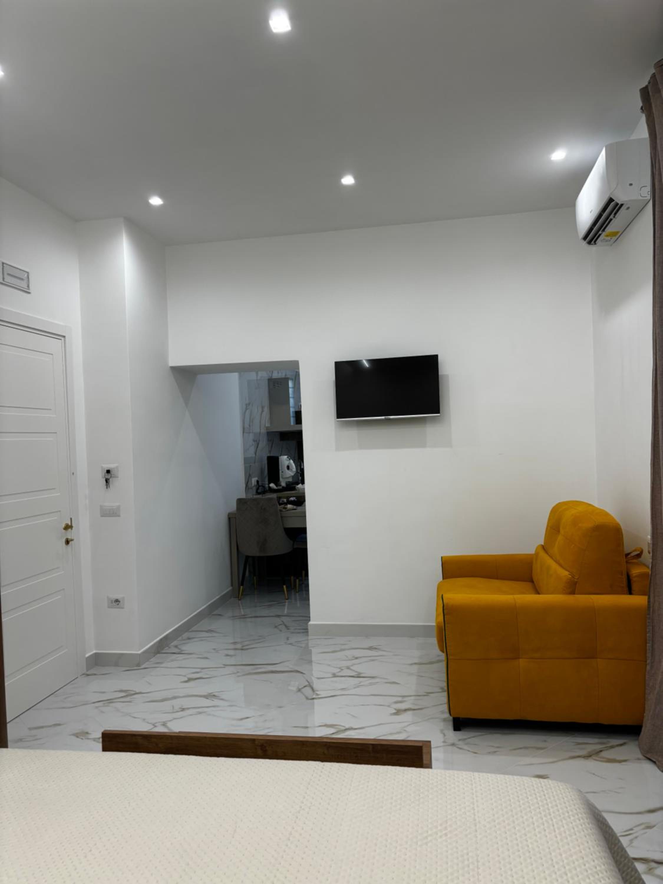 One-Bedroom Apartment with Balcony photo 2