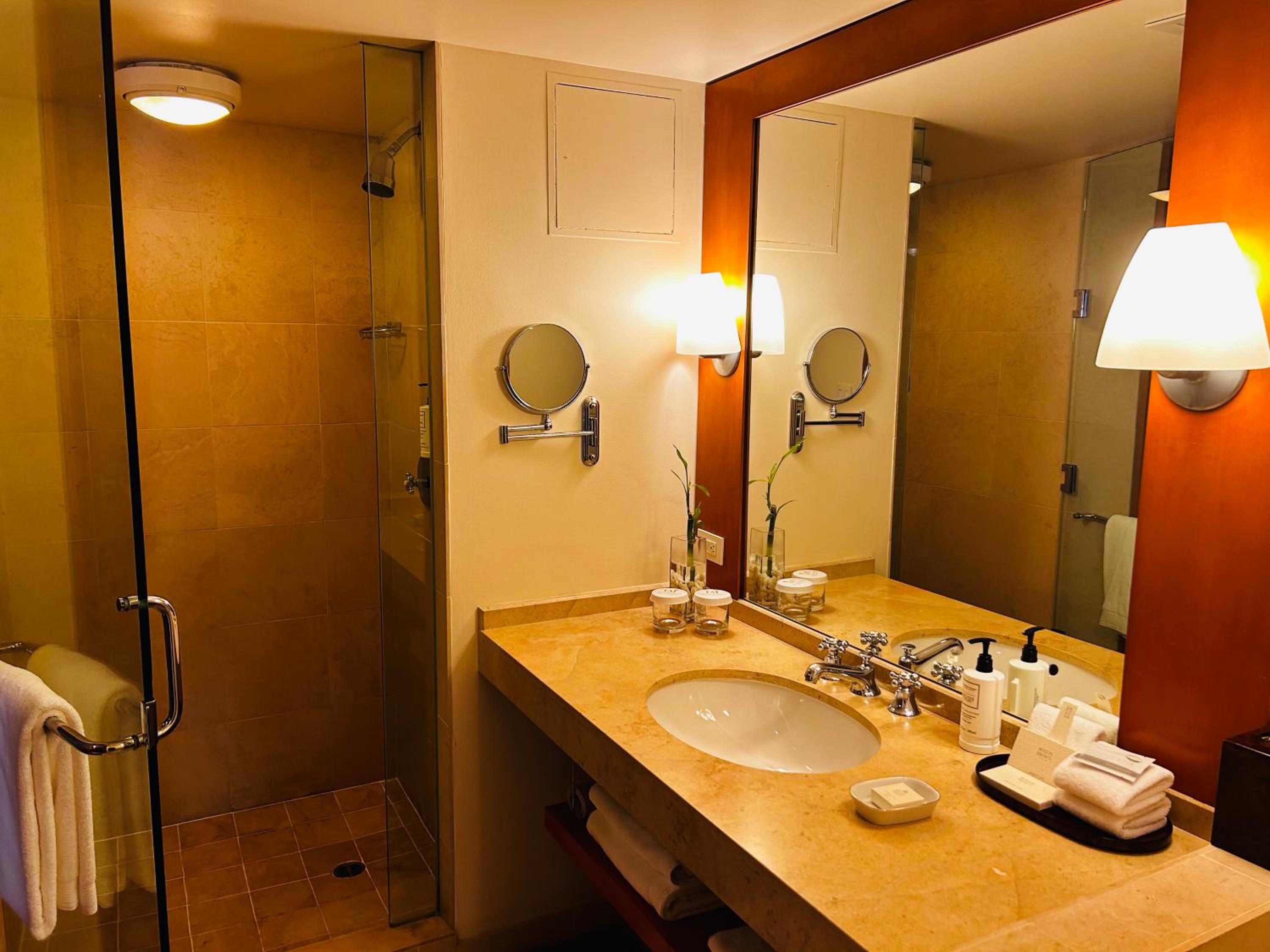 Deluxe Double Room with Two Double Beds - Photo 5