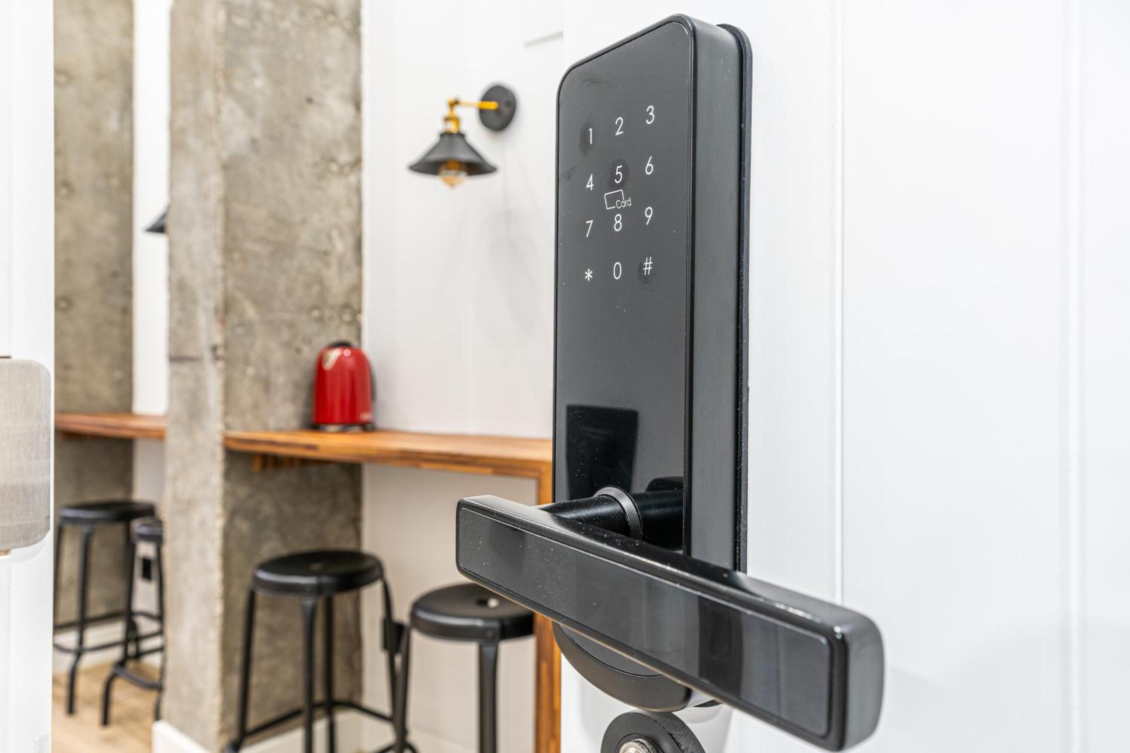 Studio - Photo 56