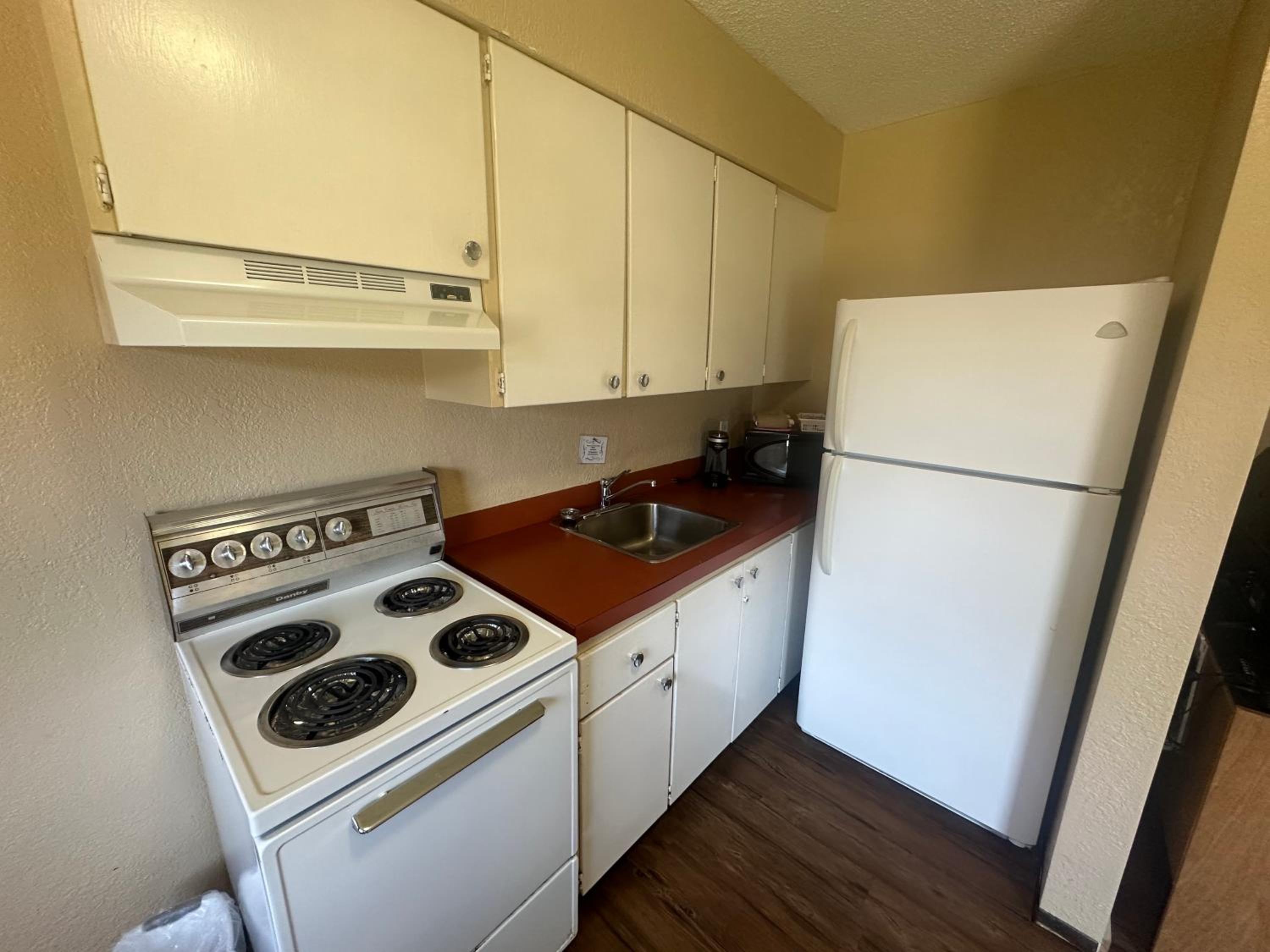 Standard Two Double Beds with Kitchenette - Pet Friendly photo 2