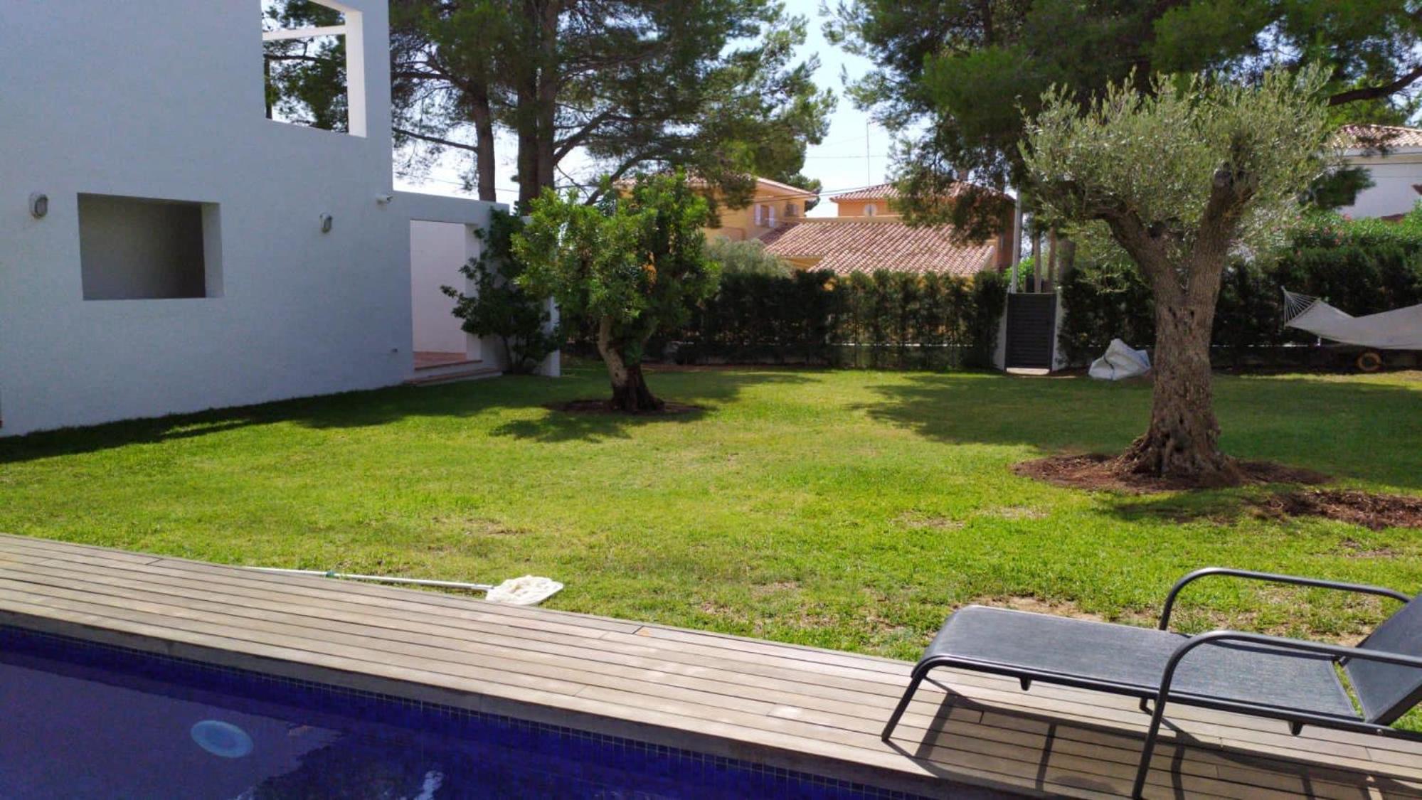 Four-Bedroom House photo 2