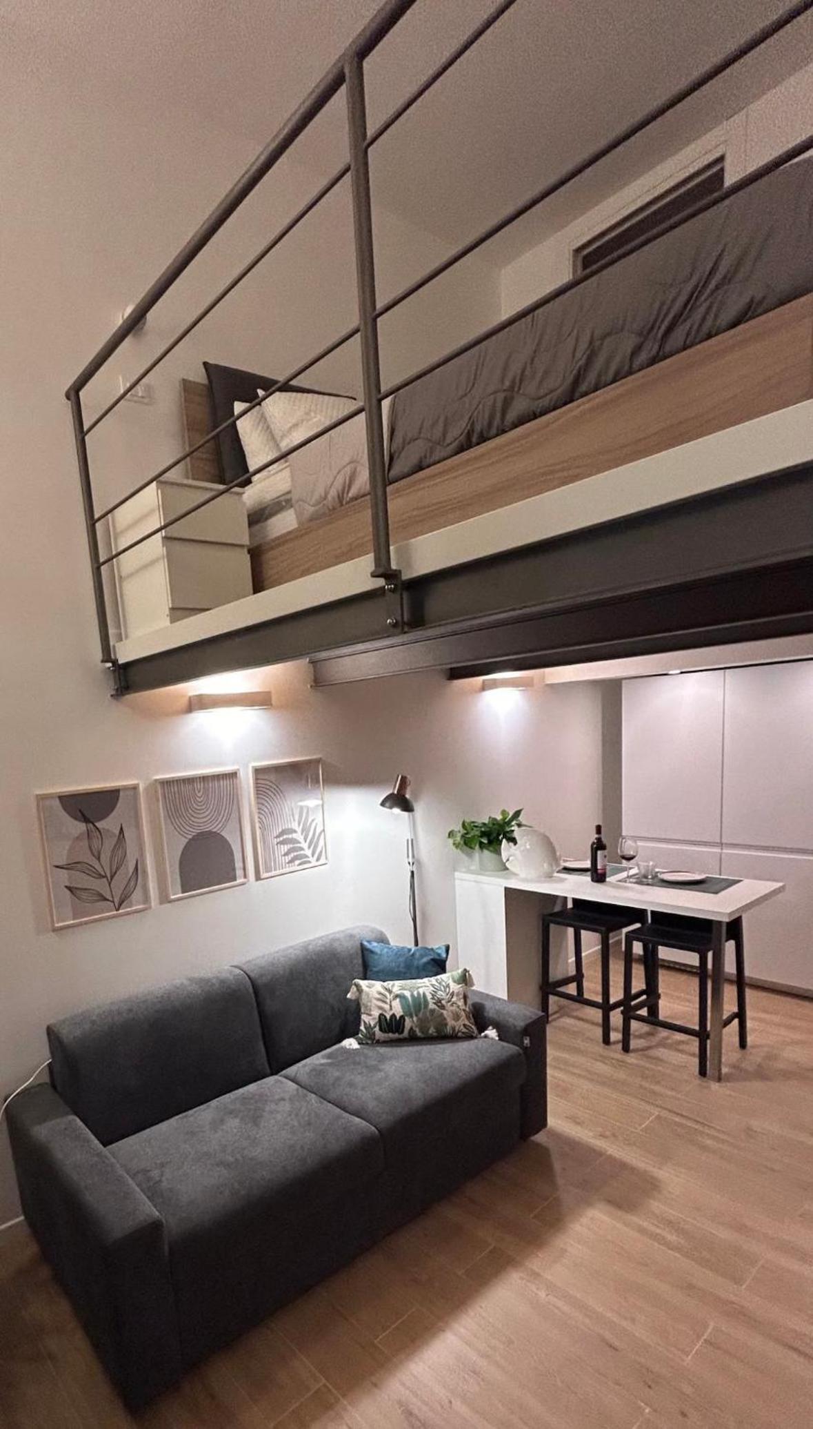 One-Bedroom Apartment photo 1