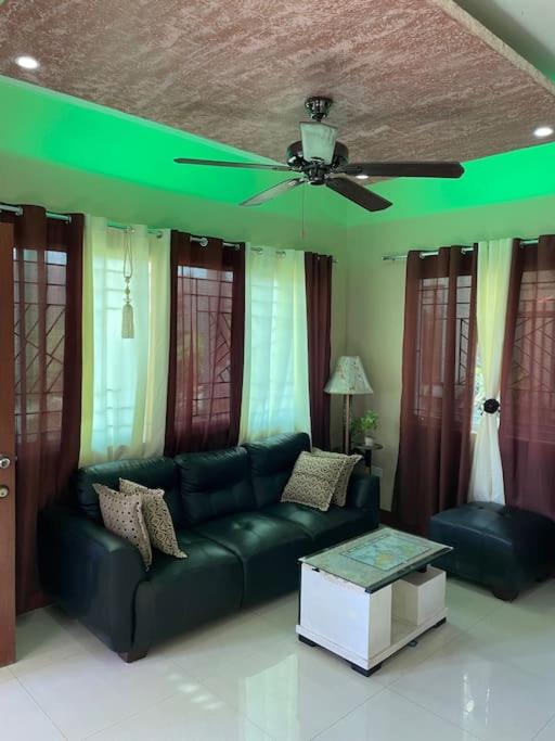 Three-Bedroom House photo 2