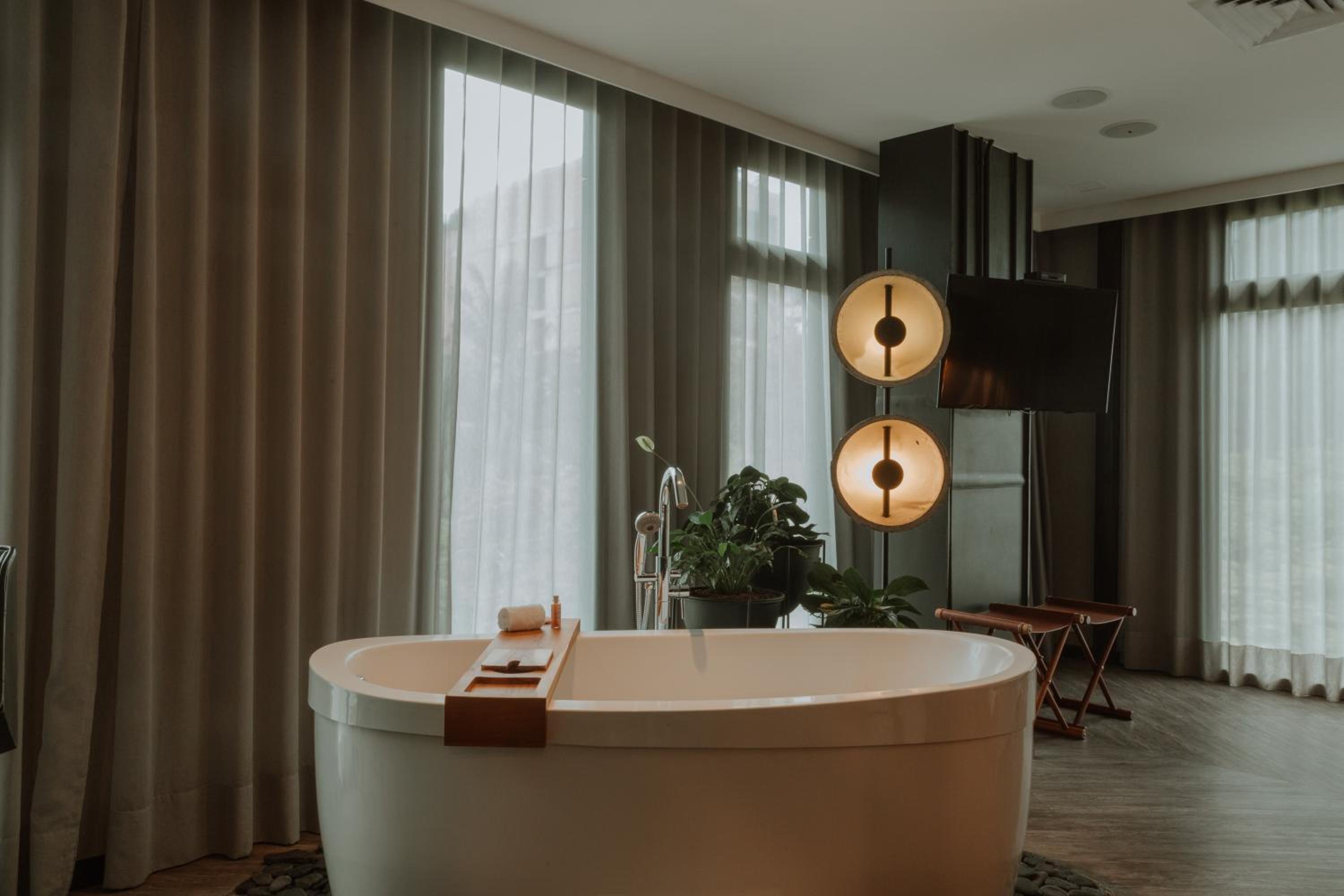 Superior Suite - Photo 3