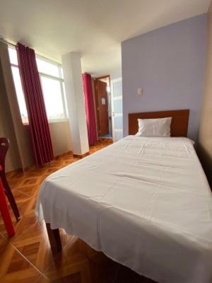 Single Room with Bathroom photo 1