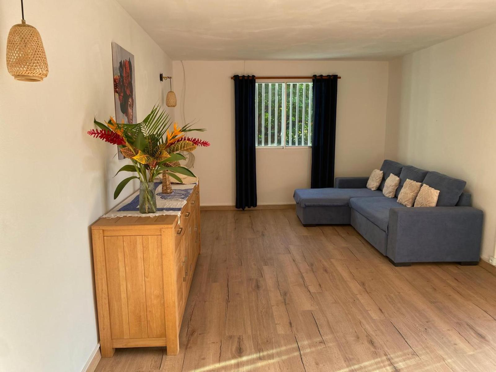 One-Bedroom House photo 1