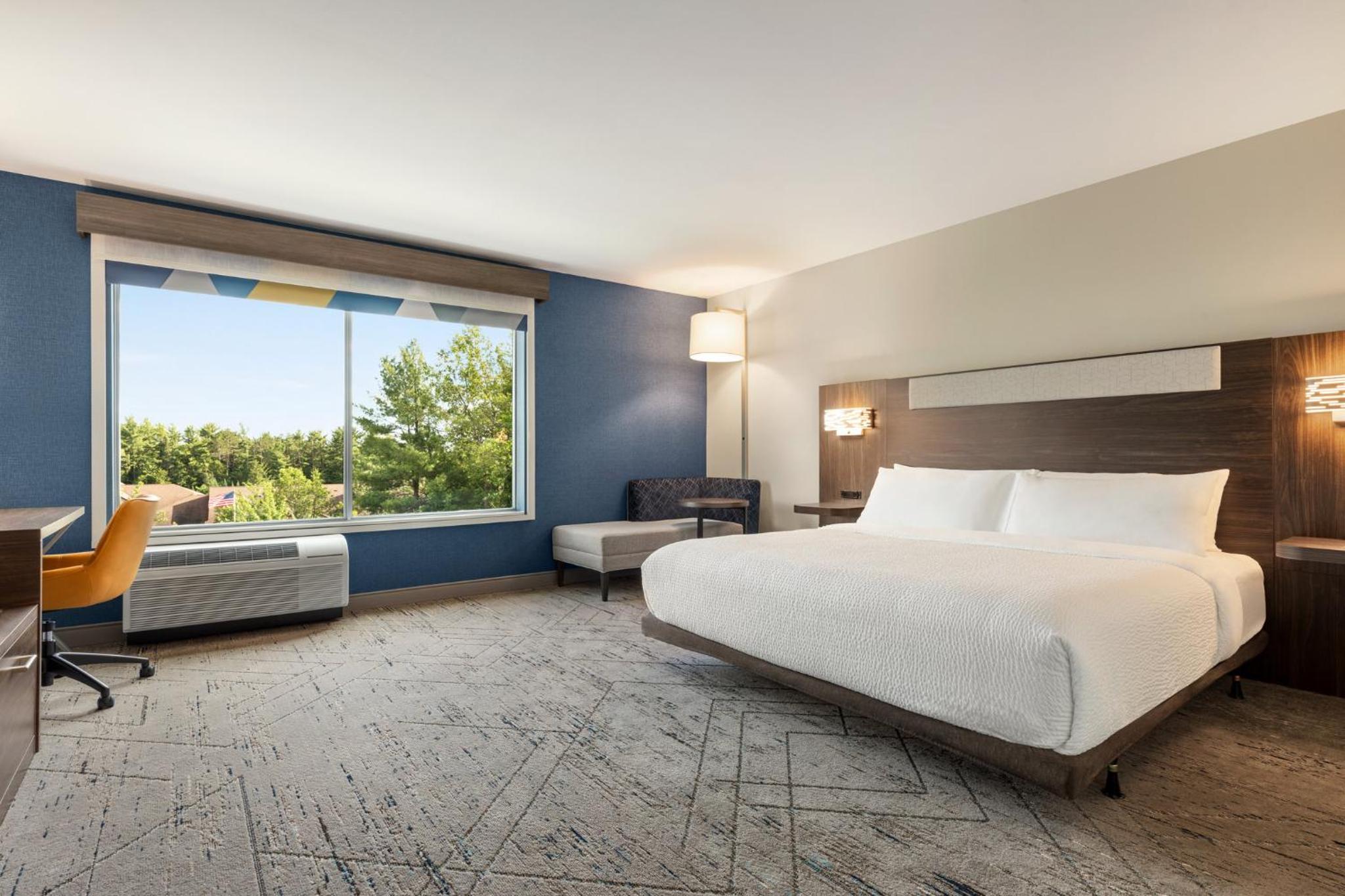 Standard King Room - Photo 7
