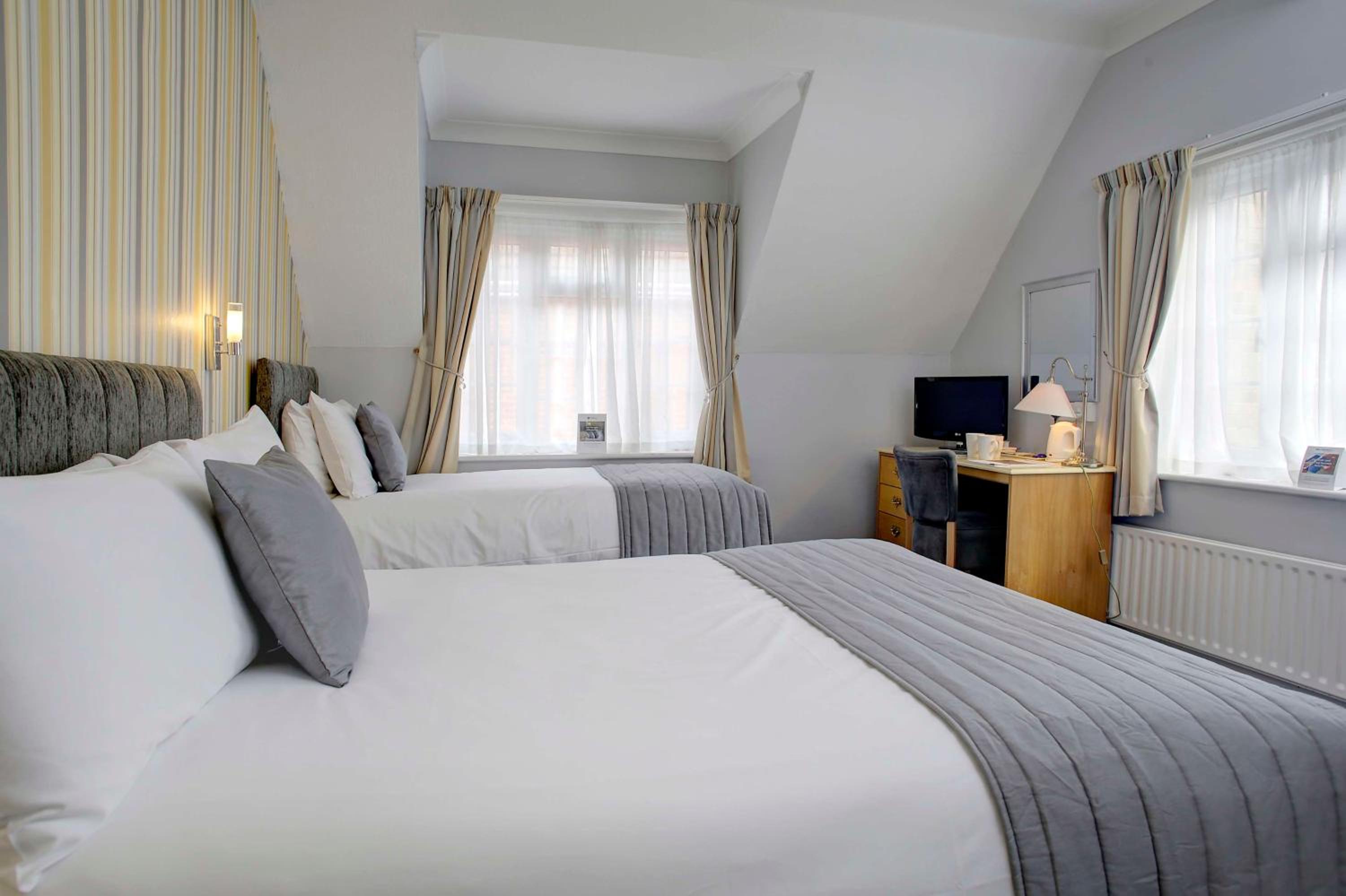 Standard Twin Room - Non-Smoking