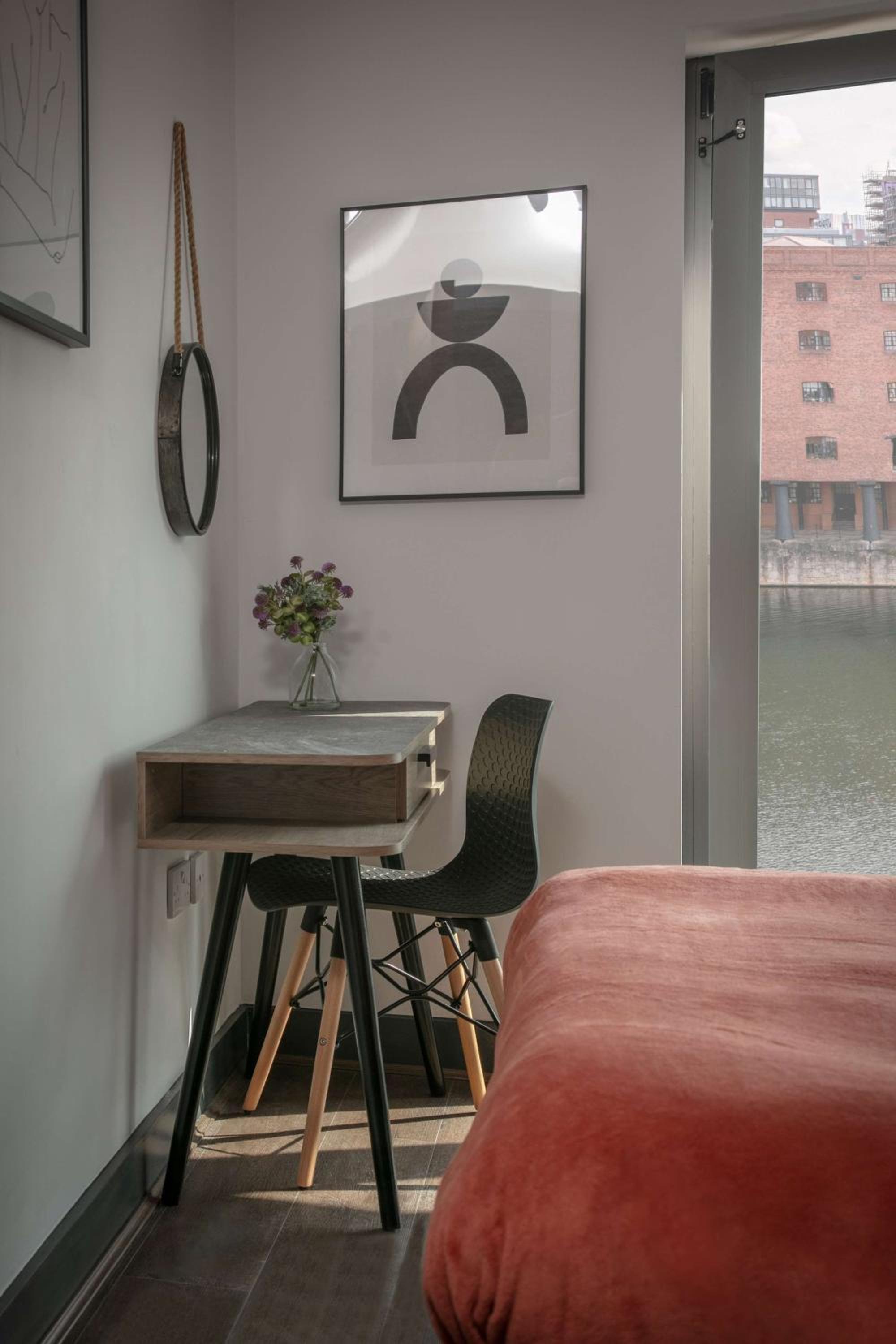 One-Bedroom Apartment with One Double Bed and Sofa Bed - Walk-In Shower/Non-Smoking - Photo 6