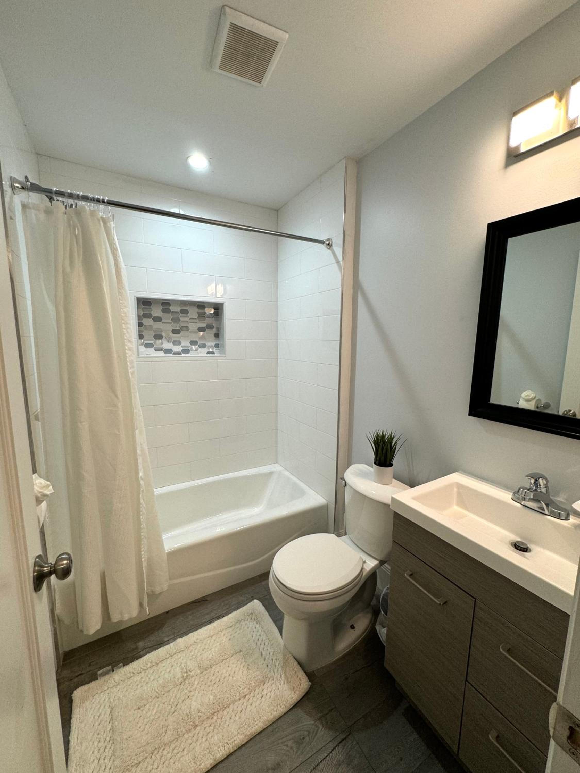 Queen Room - Photo 5