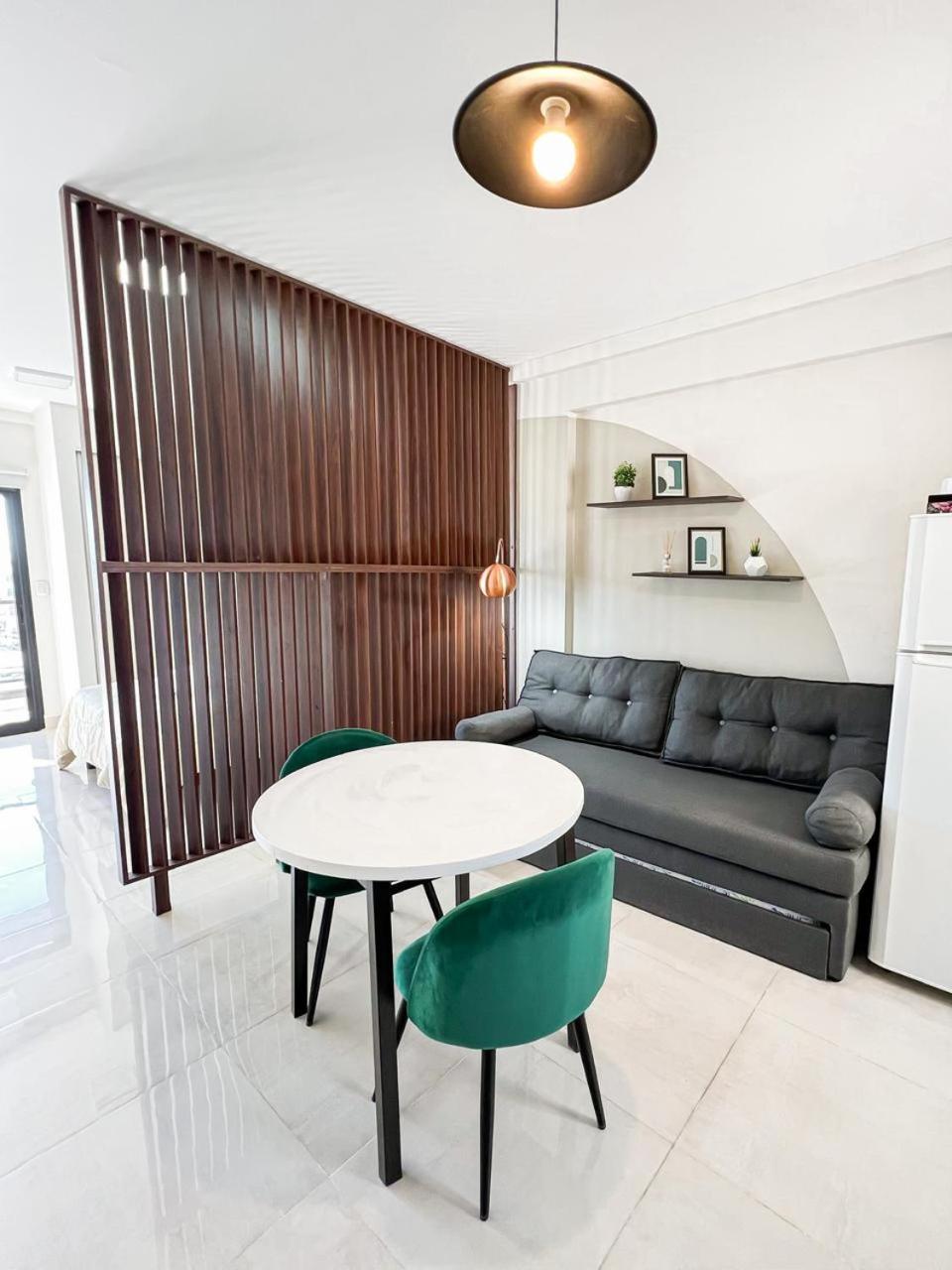 One-Bedroom Apartment photo 3